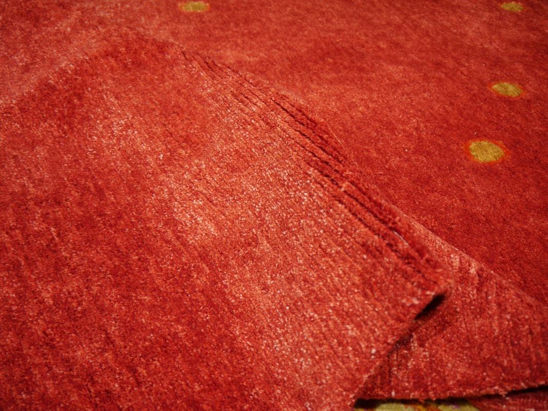 Rot Contemporary Design Teppich Handgeknüpft Wolle und Seide Djoharian Collection im Angebot 1