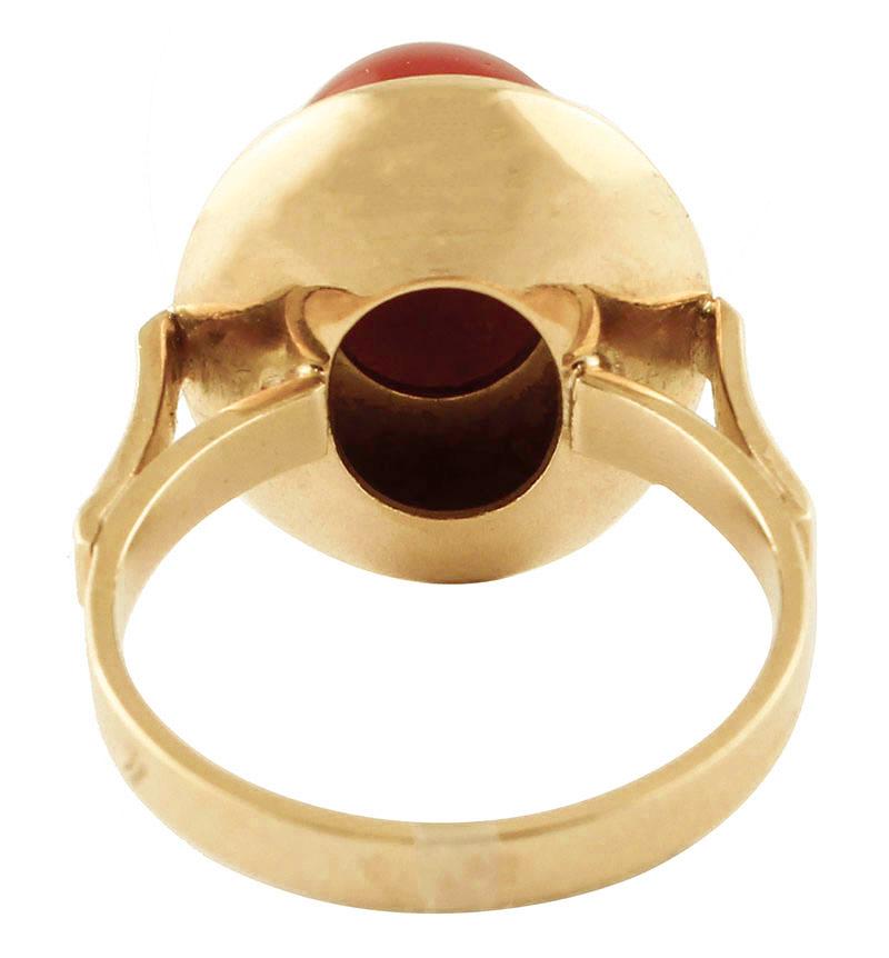 Oval Cut Red Coral, 18 Karat Yellow Gold Classic Retro Ring