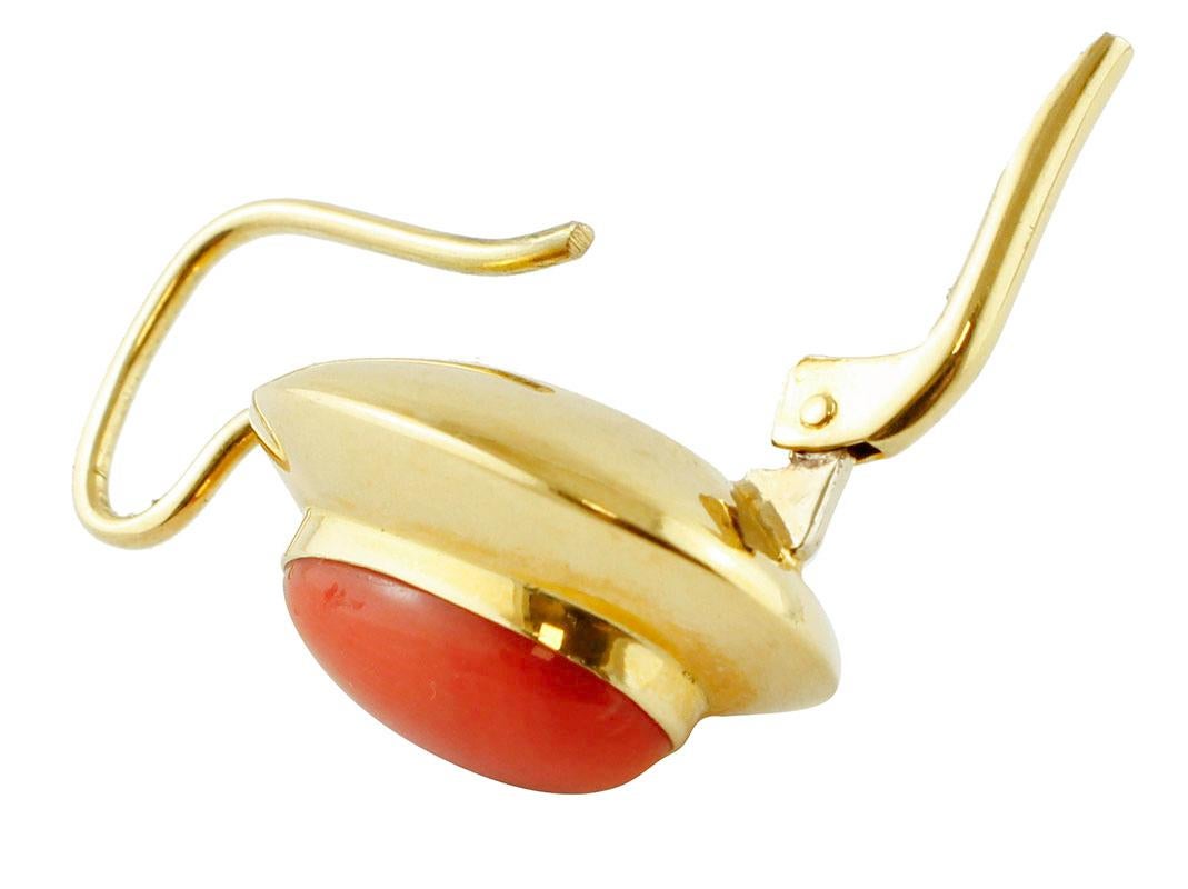 Red Coral, 18 Karat Yellow Gold Classic Stud Earrings In Good Condition In Marcianise, Marcianise (CE)