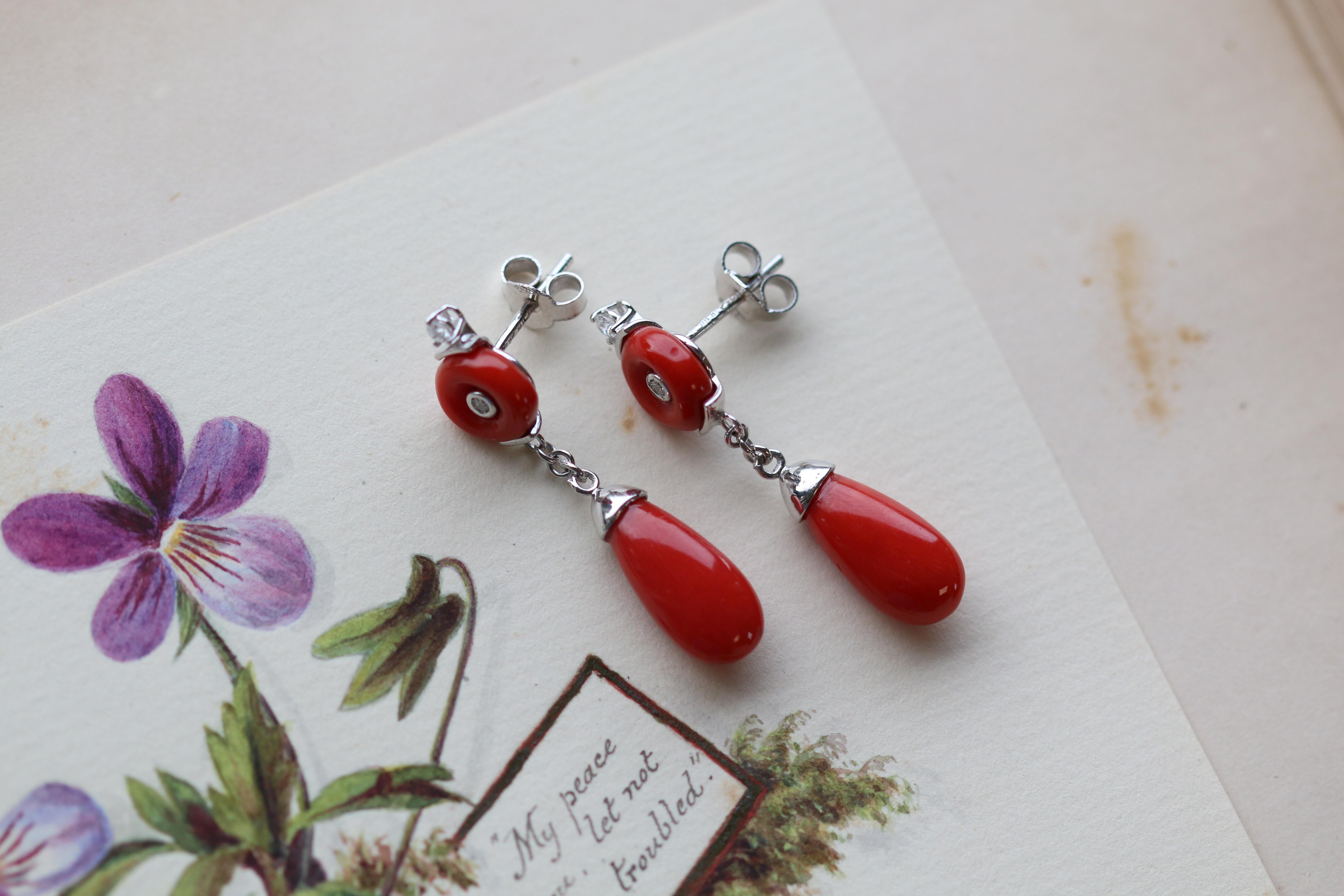 Red Coral and Diamond 18 Karat White Gold Earrings In Excellent Condition In Banbury, GB