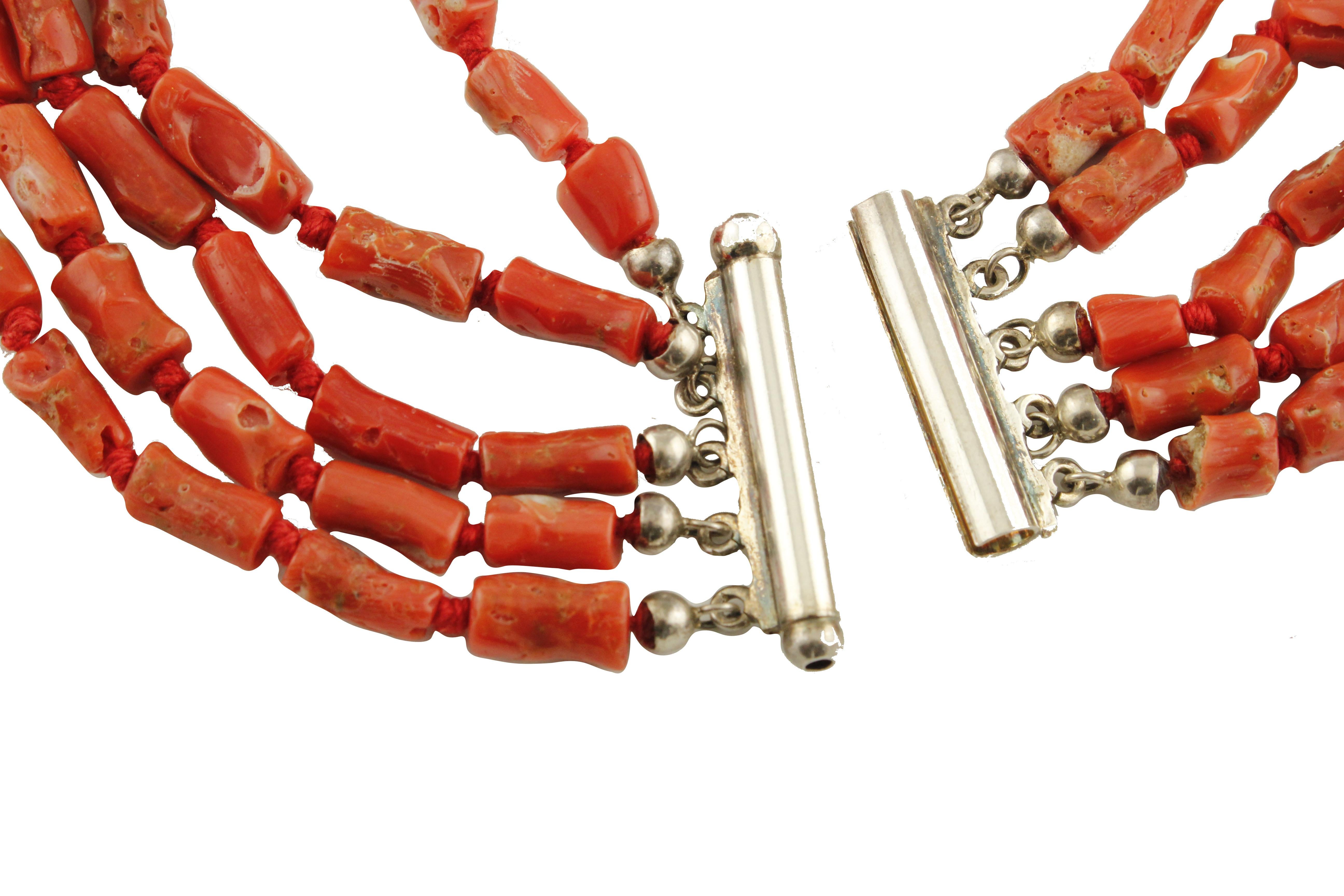 Red Coral and Silver Clasp Multi-Strand Necklace In Good Condition In Marcianise, Marcianise (CE)