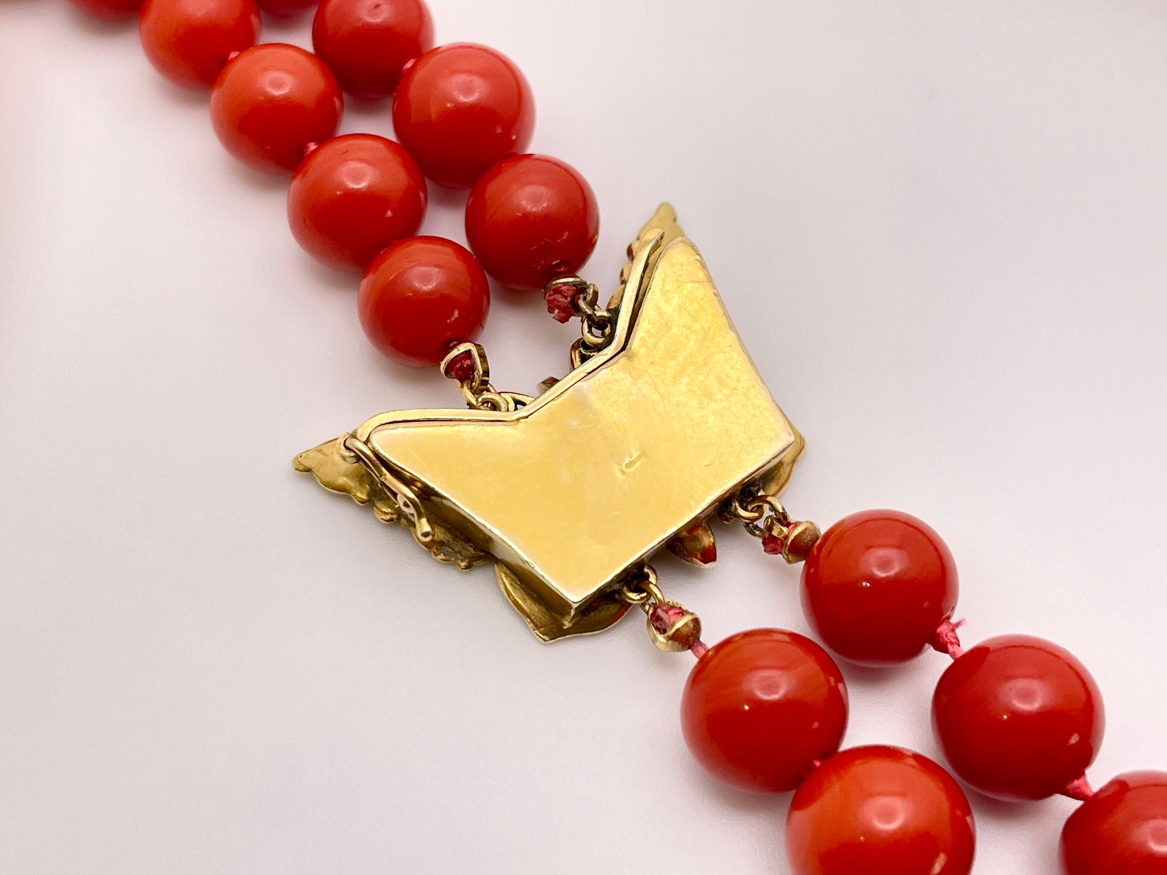 Set aus Halskette und Ohrringen, rote Koralle Perlen 18 Karat Gelbgold Schmetterlingsverschluss im Angebot 6