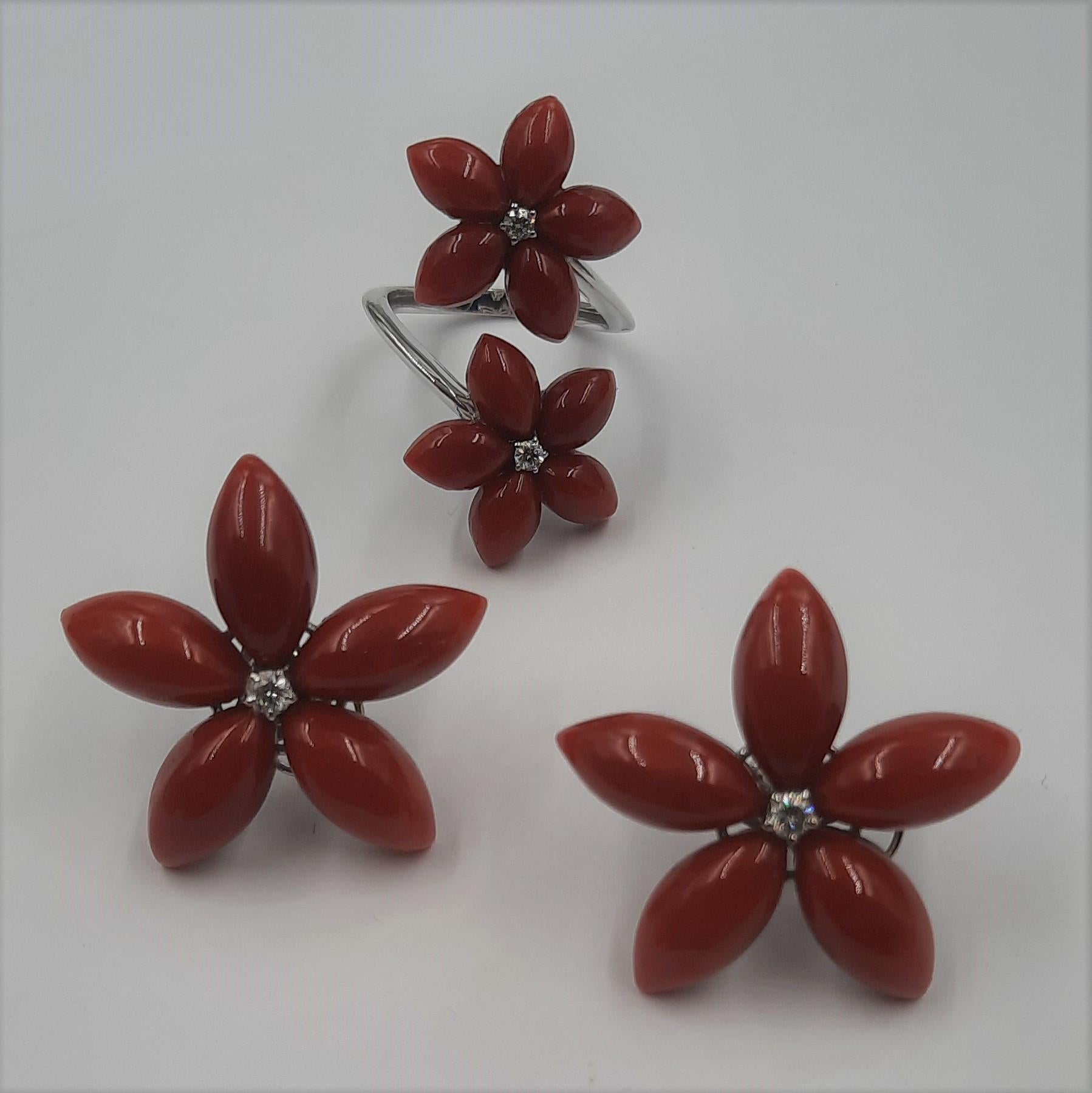 Women's Red Coral Brilliant Cut Diamond 18 Carats White Gold Flower Earrings For Sale