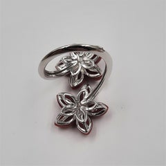 Red Coral Brilliant Cut Diamond 18 Carats White Gold Flower Ring