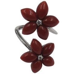 Red Coral Brilliant Cut Diamond 18 Carats White Gold Flower Ring