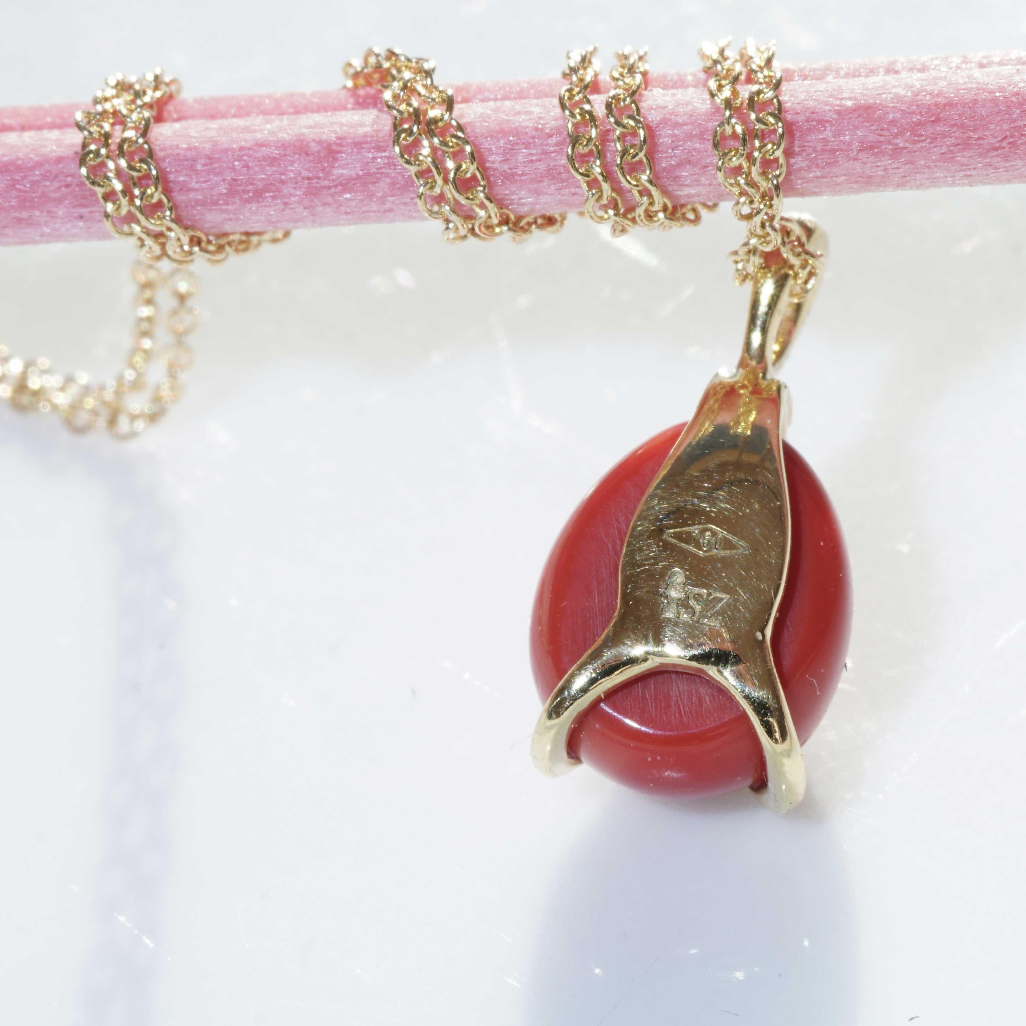 Red Coral Cabochon Drop Brilliant Pendant with Chain soooo sweet made in Italy  In New Condition For Sale In Viena, Viena