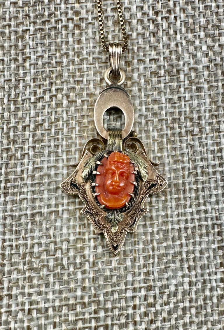 Collier Pendentif Ancien En Corail Rouge - Fermoir En Or 18 Carats - Occasion