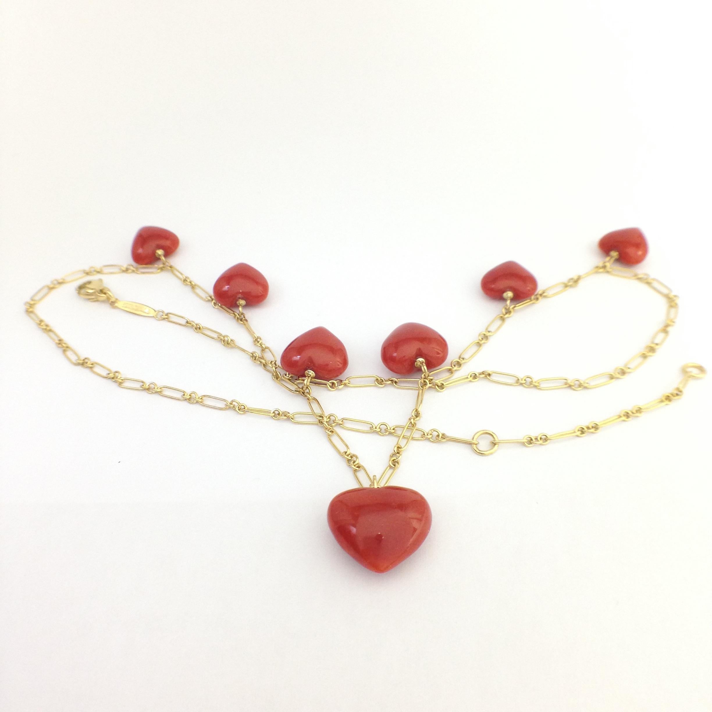 Petronilla Italian Natural Red Coral Heart Necklace Handmade 18 Karat Gold In New Condition In Bussolengo, Verona