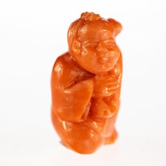 Handgeschnitzte asiatische Skulptur einer Statue aus roter Koralle, Taiwan, Art déco