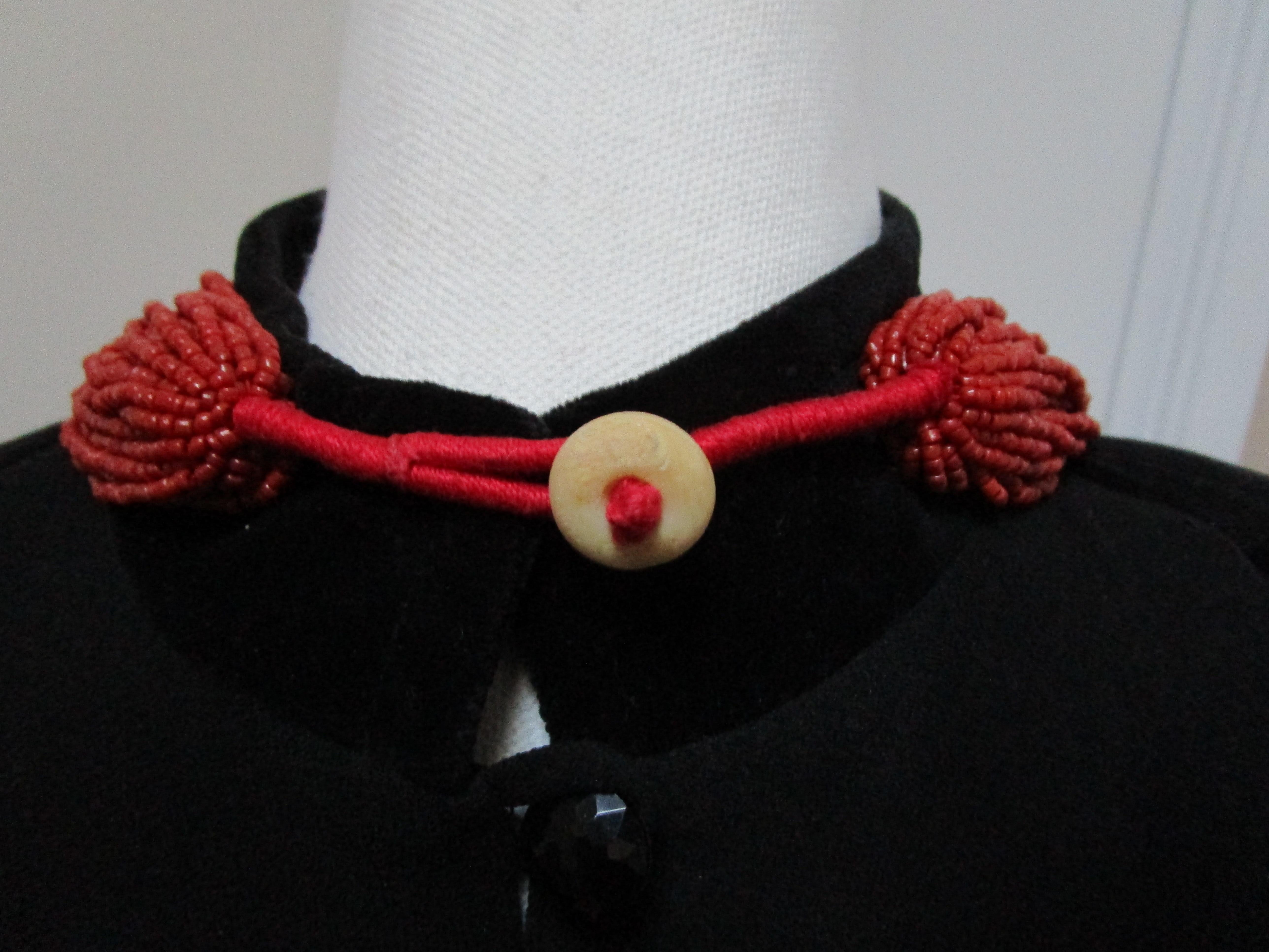 Red Coral Multi-strand Necklace and Earrings Suite with Bone Carving In Good Condition For Sale In Lomita, CA