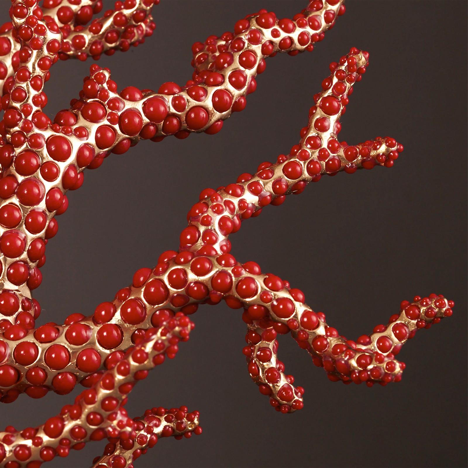Plaqué or Red Coral Sculpture en vente
