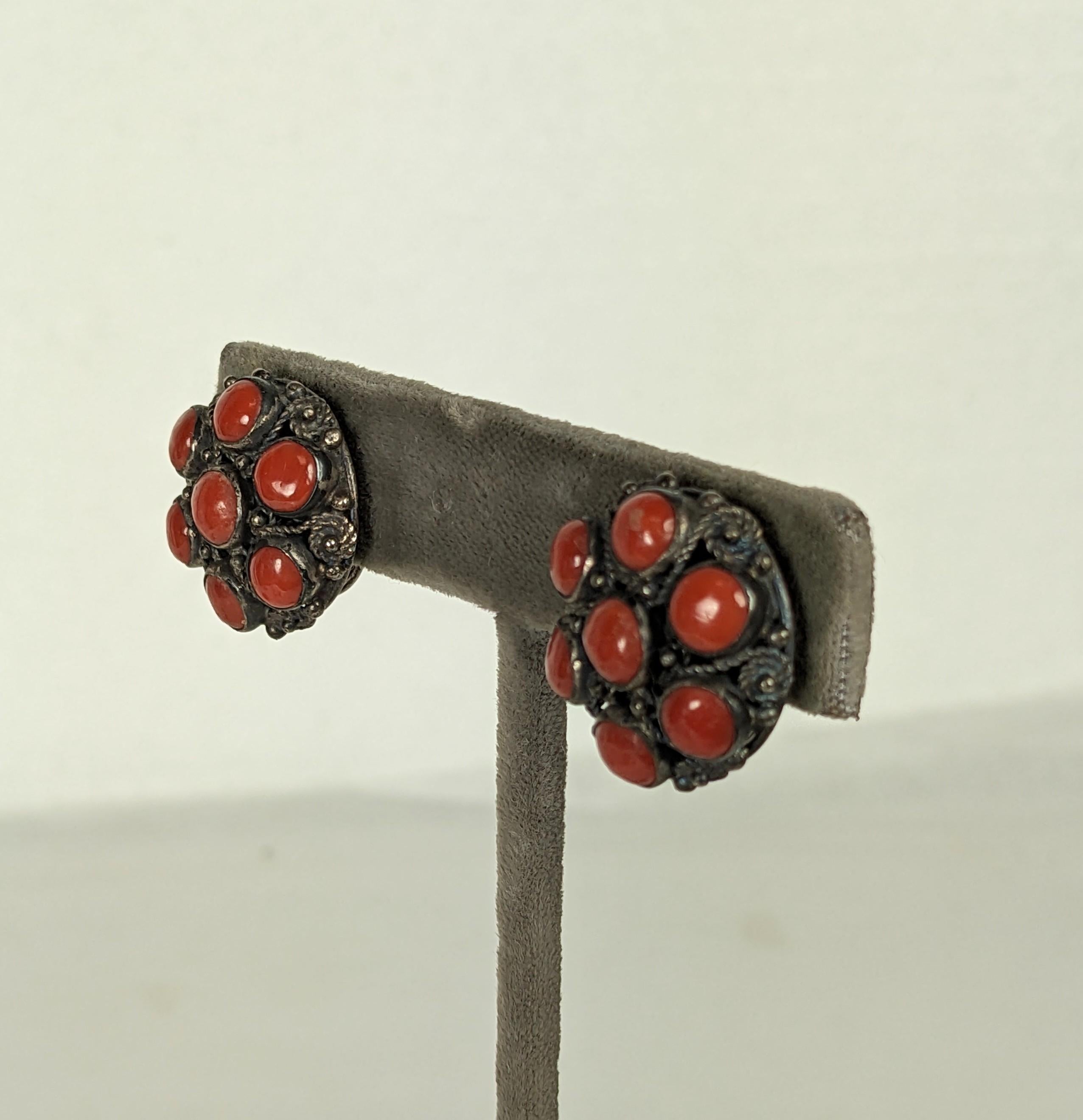 Red Coral Silver Filigree Button Earclips In Excellent Condition For Sale In New York, NY