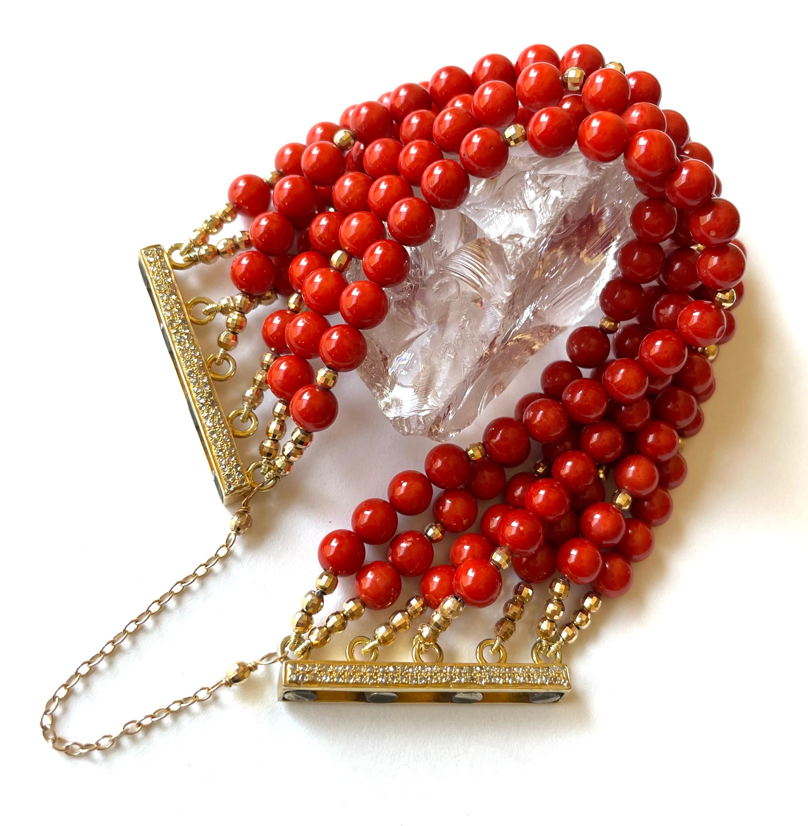 Mehrreihiges Armband aus roter Koralle mit Pavé-Diamantverschluss im Angebot 8