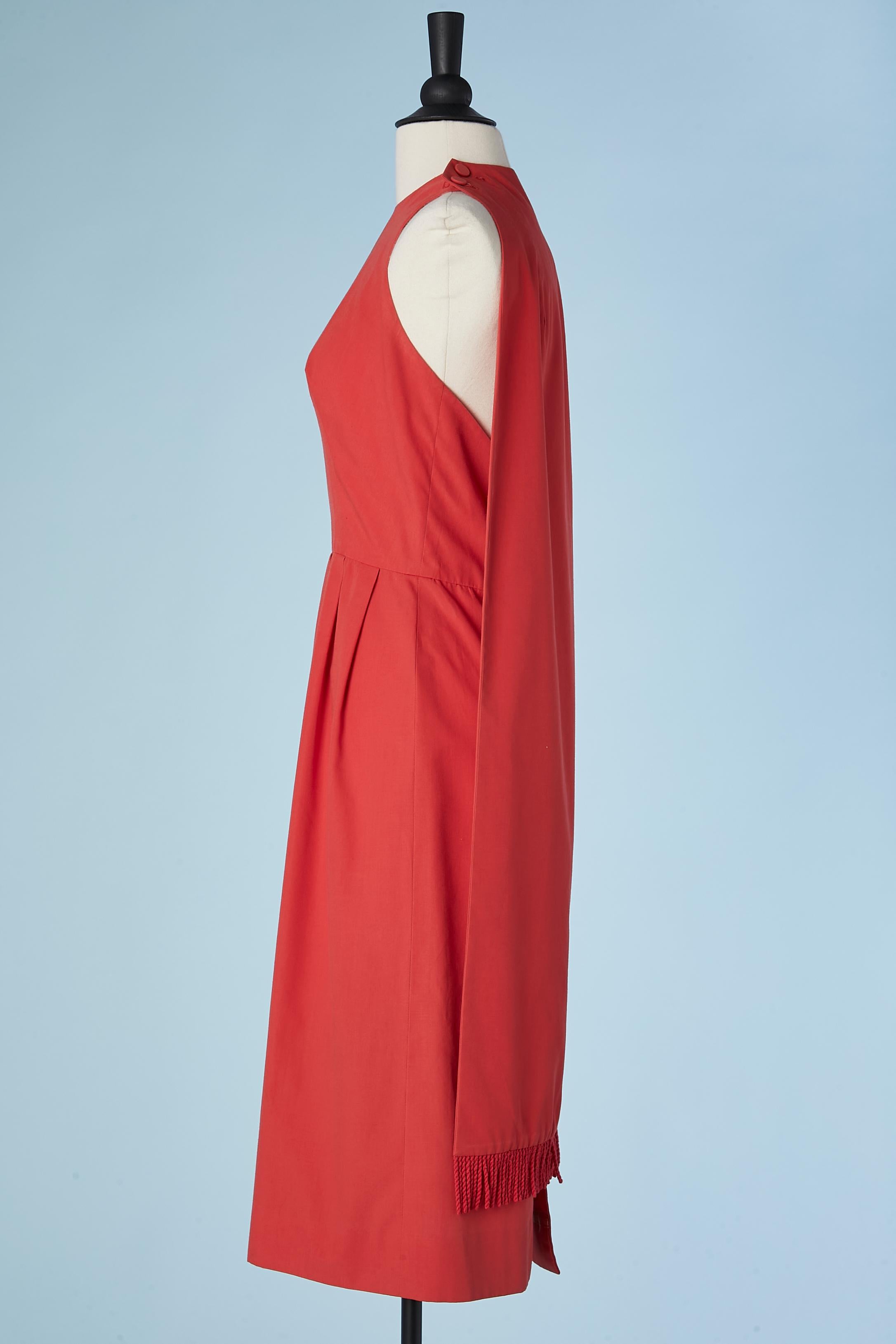 Red cotton backless dress with detachable cape Jacques Heim Circa 1960's  In Excellent Condition In Saint-Ouen-Sur-Seine, FR
