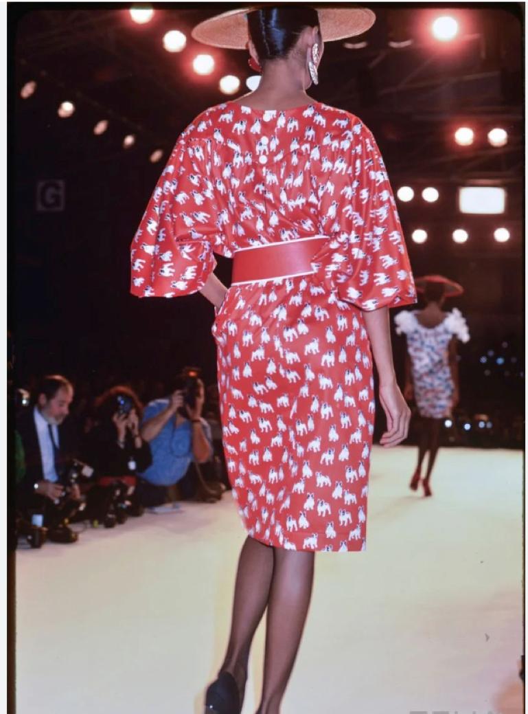 Red cotton dress with Moujik print SAINT LAURENT RIVE GAUCHE SS1987 For Sale 5