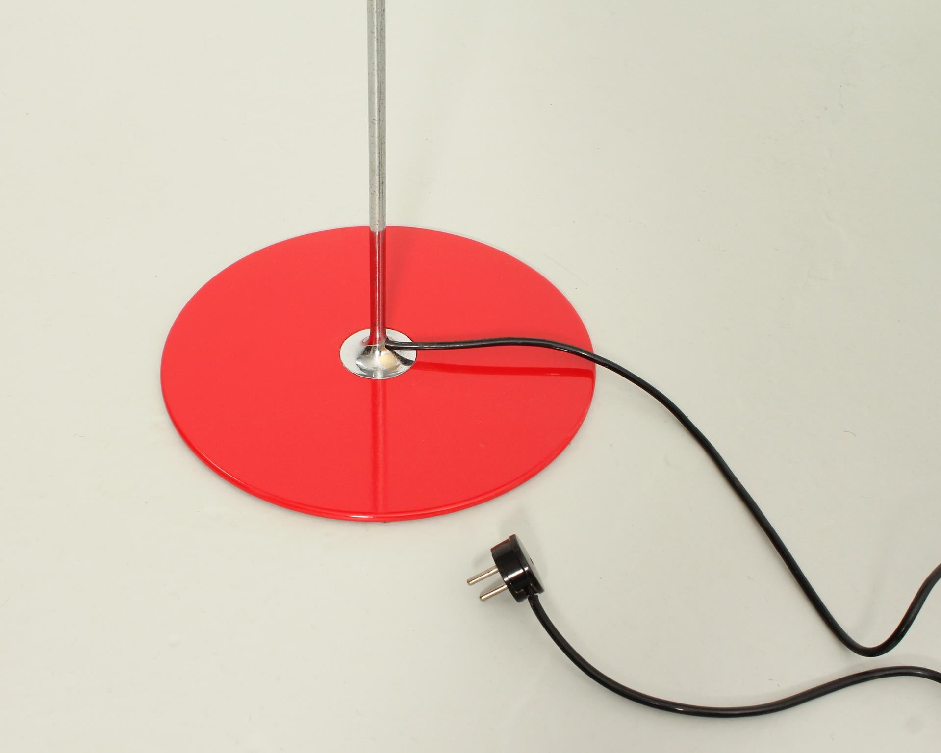 Red Coupé Floor Lamp by Joe Colombo for Oluce 1