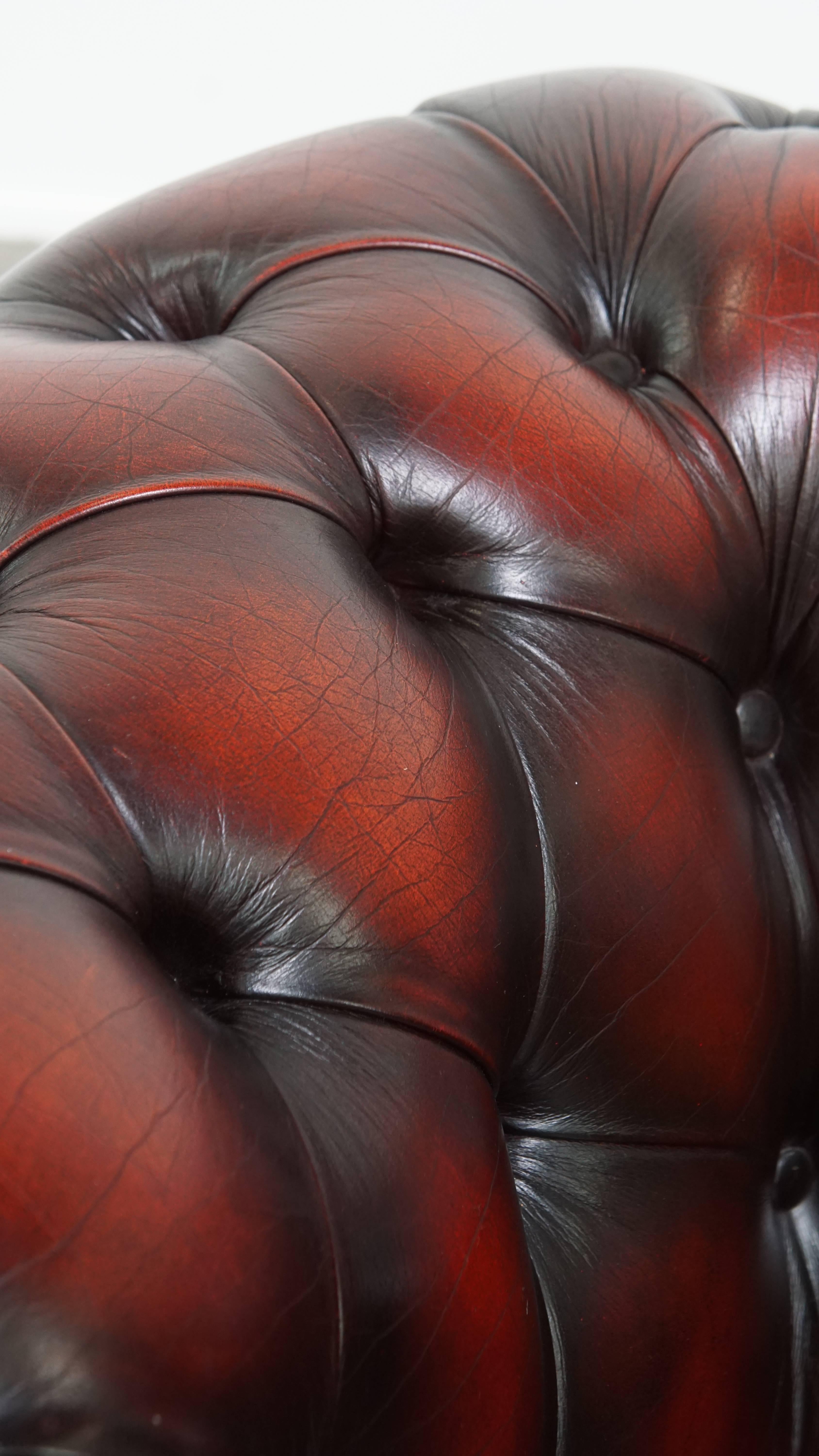 Sedia Club Chesterfield in pelle di vacchetta rossa in stile inglese in vendita 7