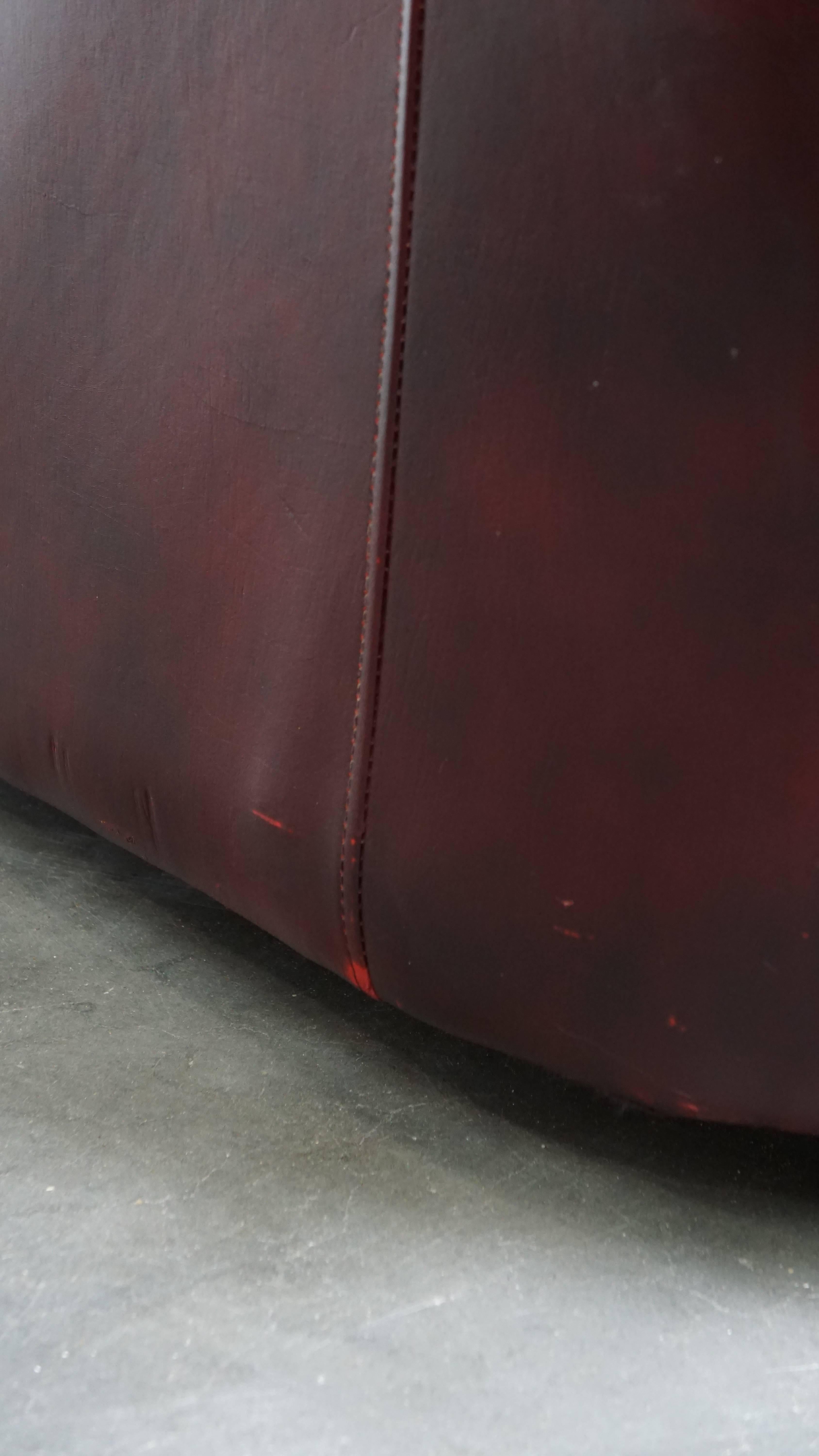 Sedia Club Chesterfield in pelle di vacchetta rossa in stile inglese in vendita 11