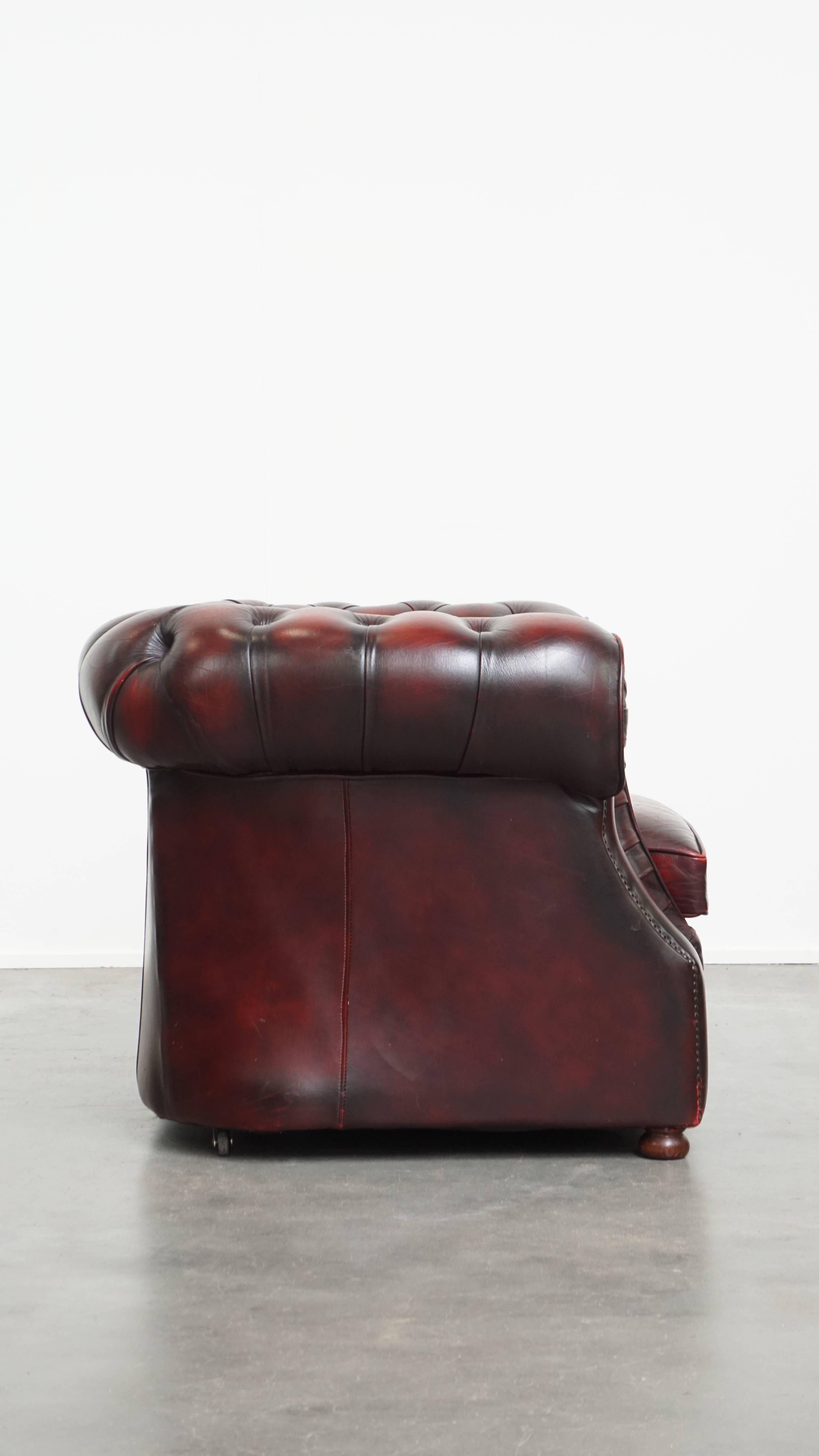 Fatto a mano Sedia Club Chesterfield in pelle di vacchetta rossa in stile inglese in vendita
