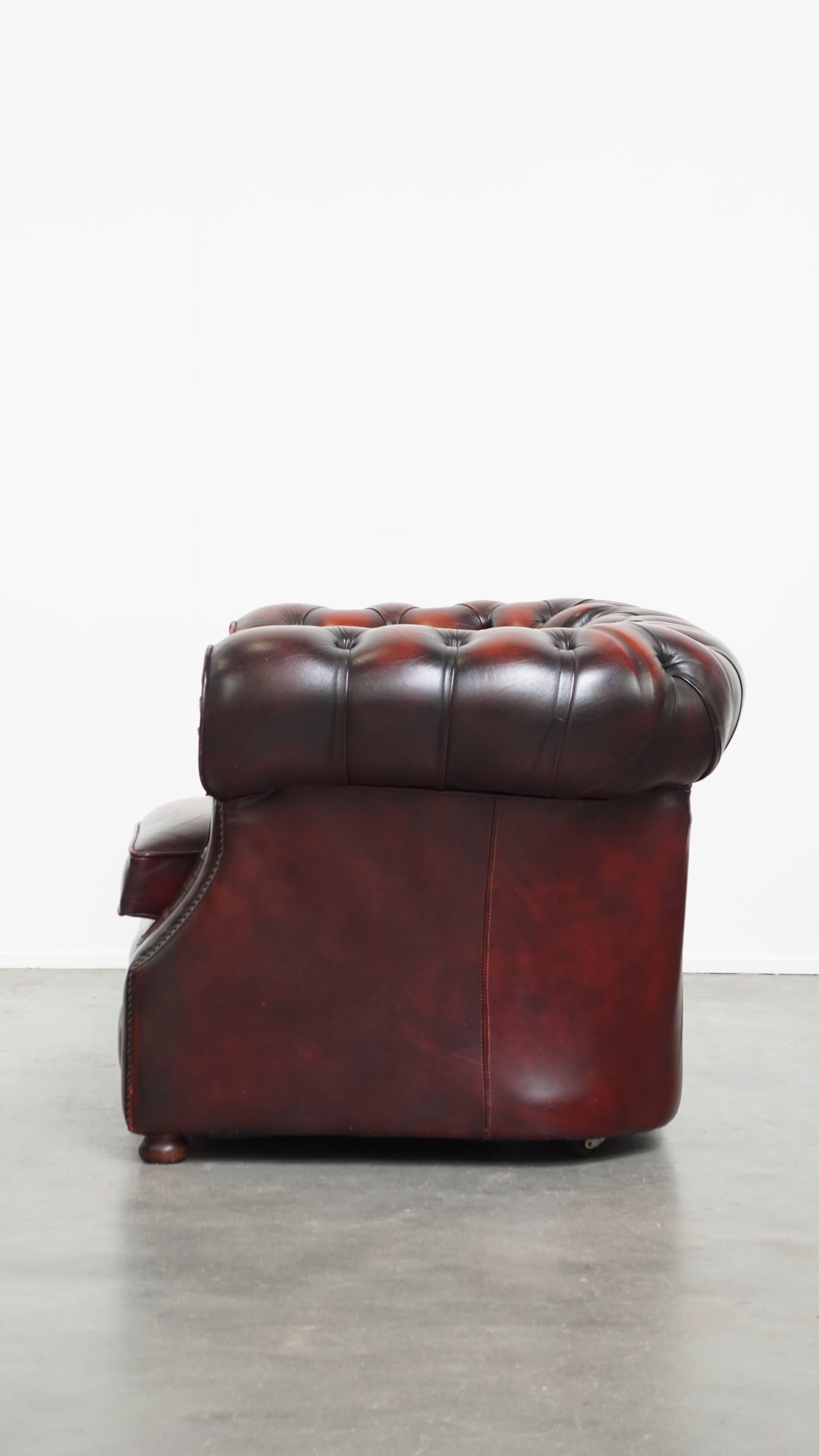XX secolo Sedia Club Chesterfield in pelle di vacchetta rossa in stile inglese in vendita