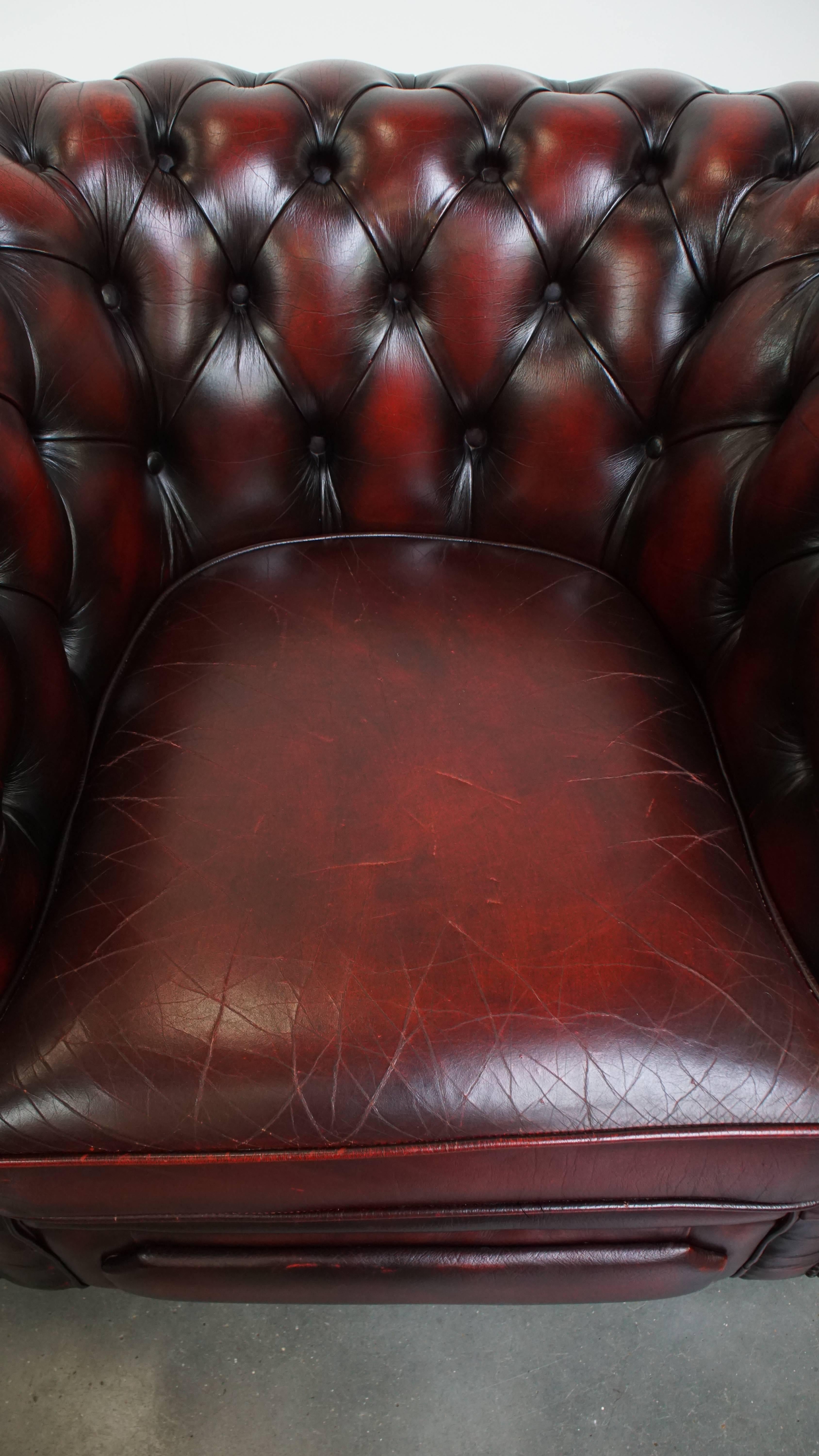 Vacchetta Sedia Club Chesterfield in pelle di vacchetta rossa in stile inglese in vendita