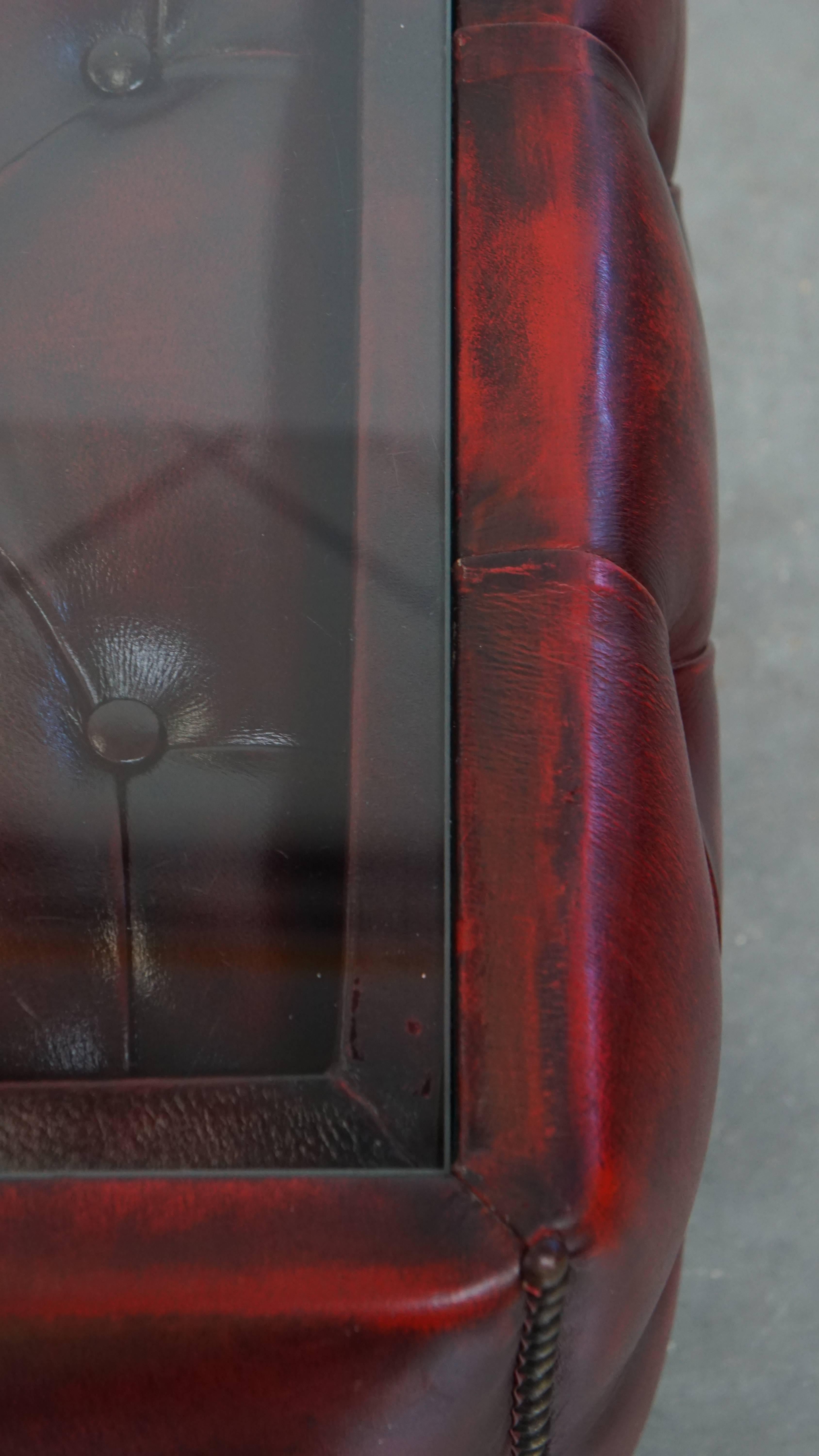 Red Cowhide Leather Chesterfield Side/Coffee Table with Glass Top For Sale 4