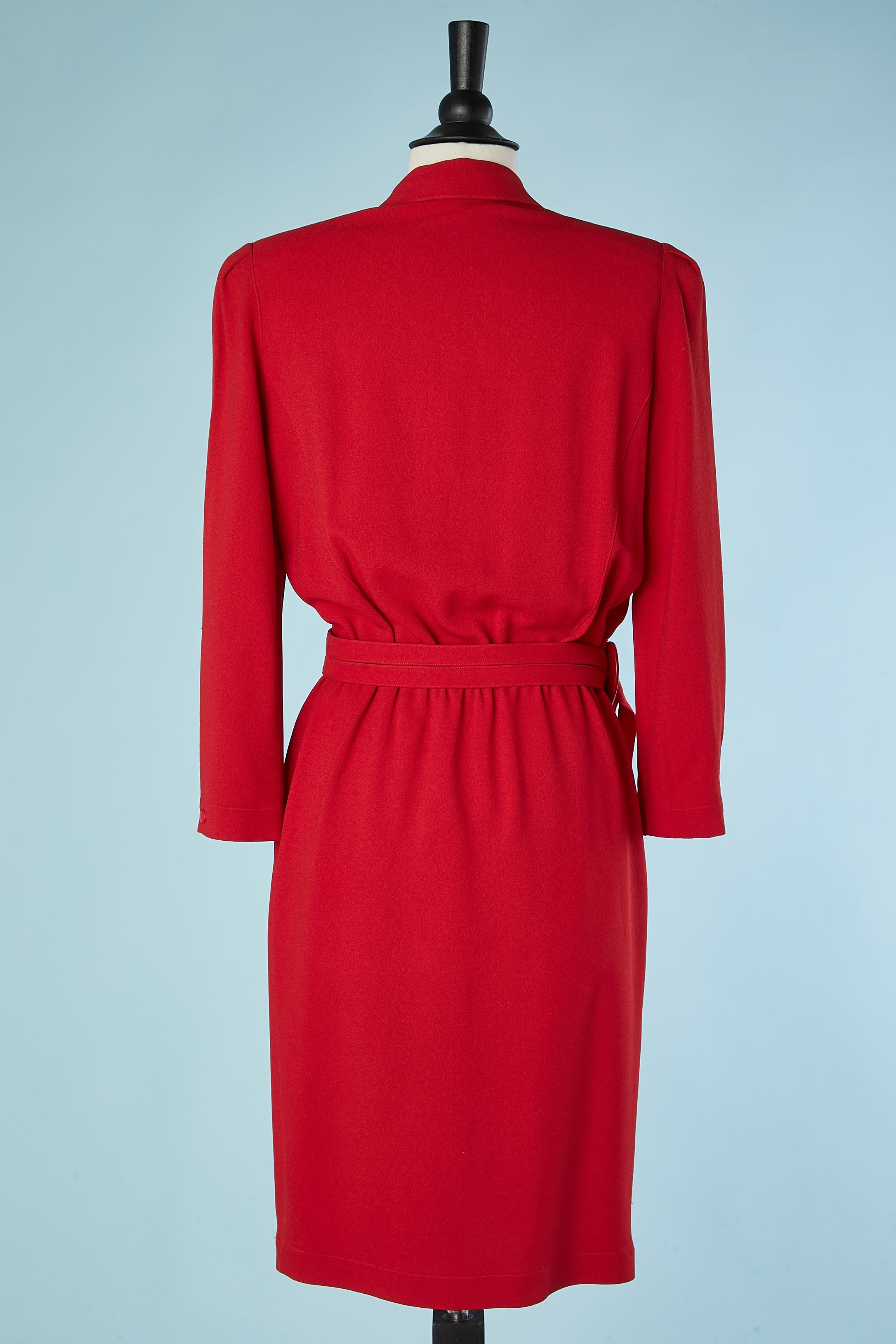 Red crêpe wrap cocktail dress with belt and red plastic buckle Thierry Mugler 1
