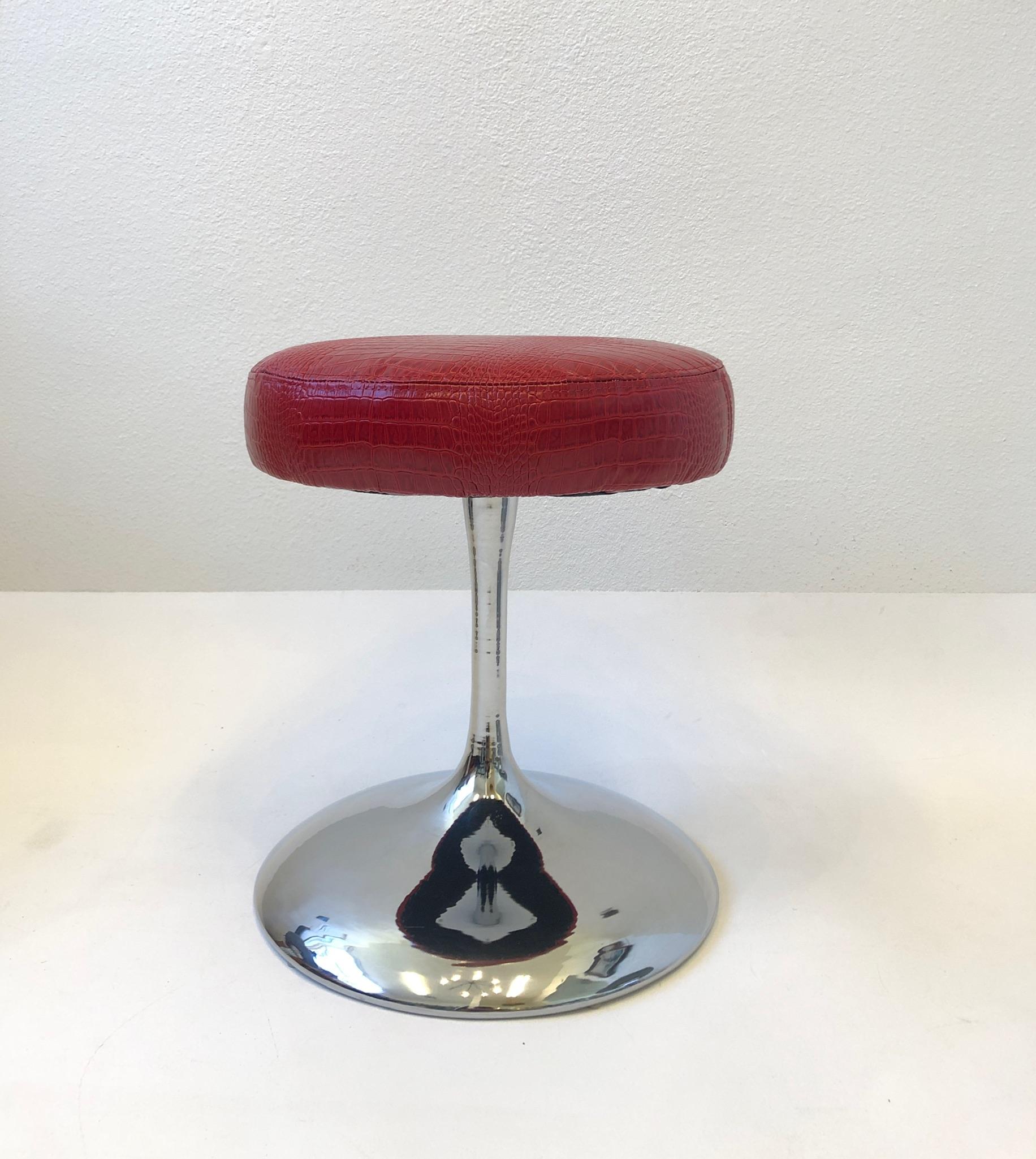 Red Crocodile Patent Leather and Chrome Swivel Stool For Sale 1