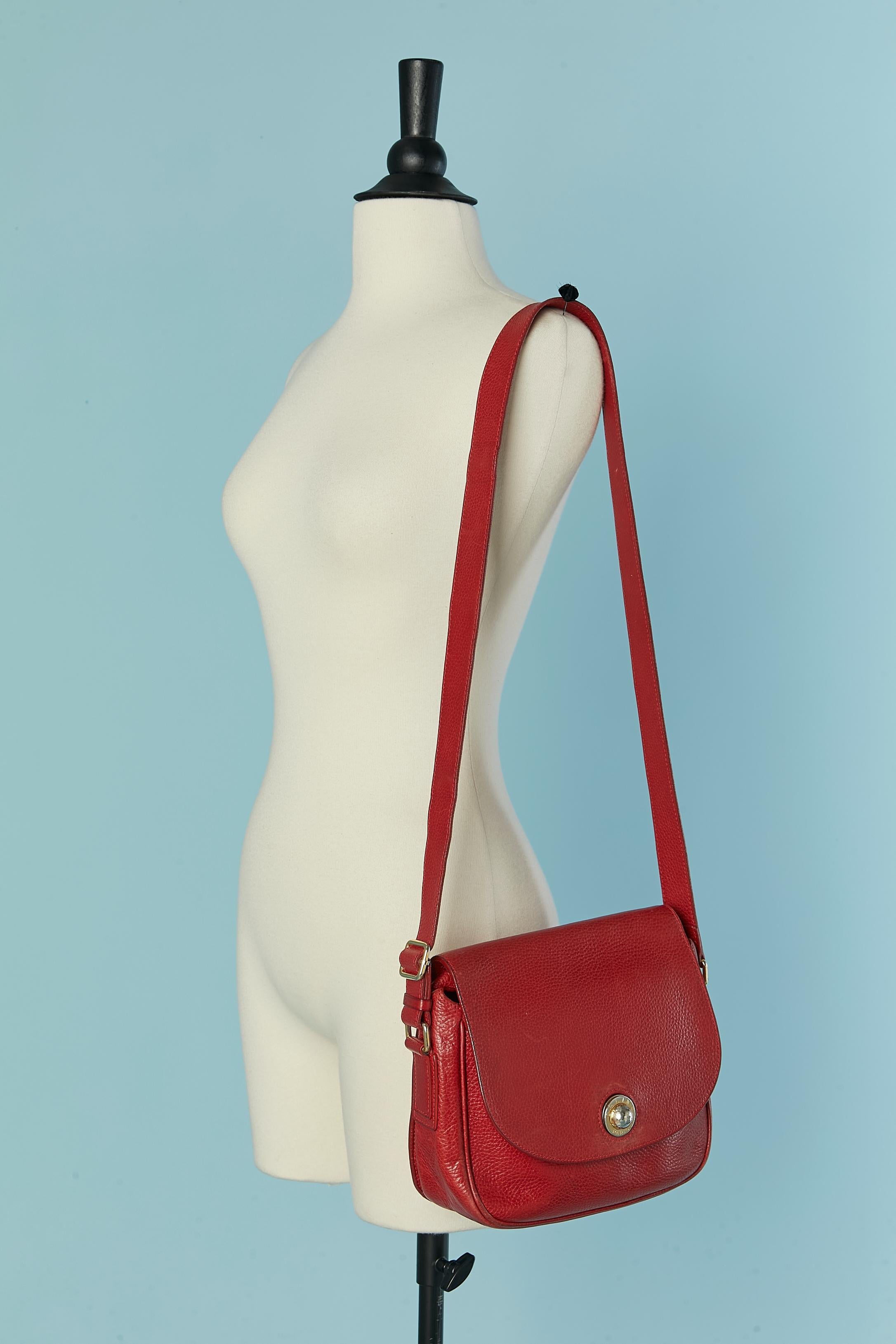 Borsa crossbody rossa in pelle martellata Celine, anni '80 in vendita 1