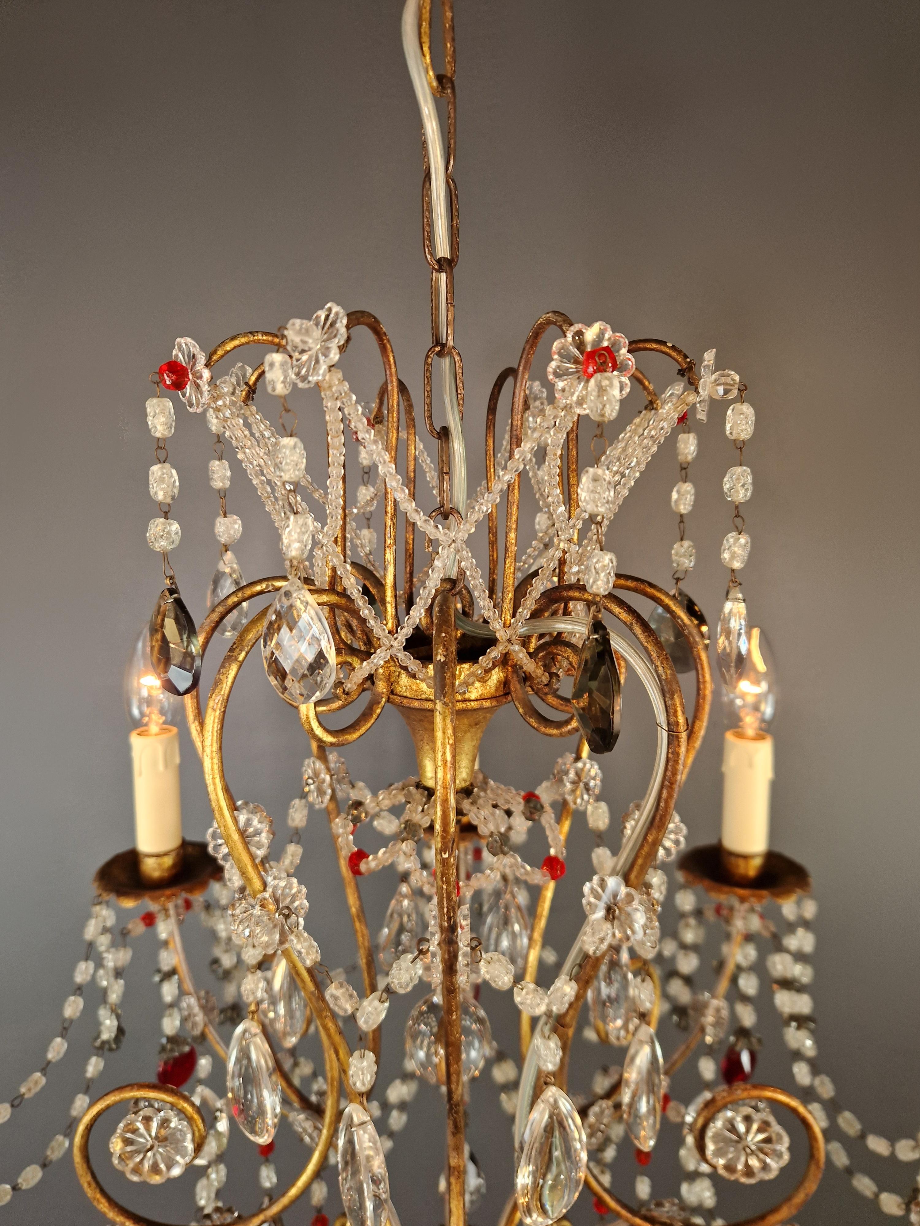 Lampadario di cristallo rosso Lampada da soffitto in ottone antico Lustro Art Nouveau con perline in vendita 2