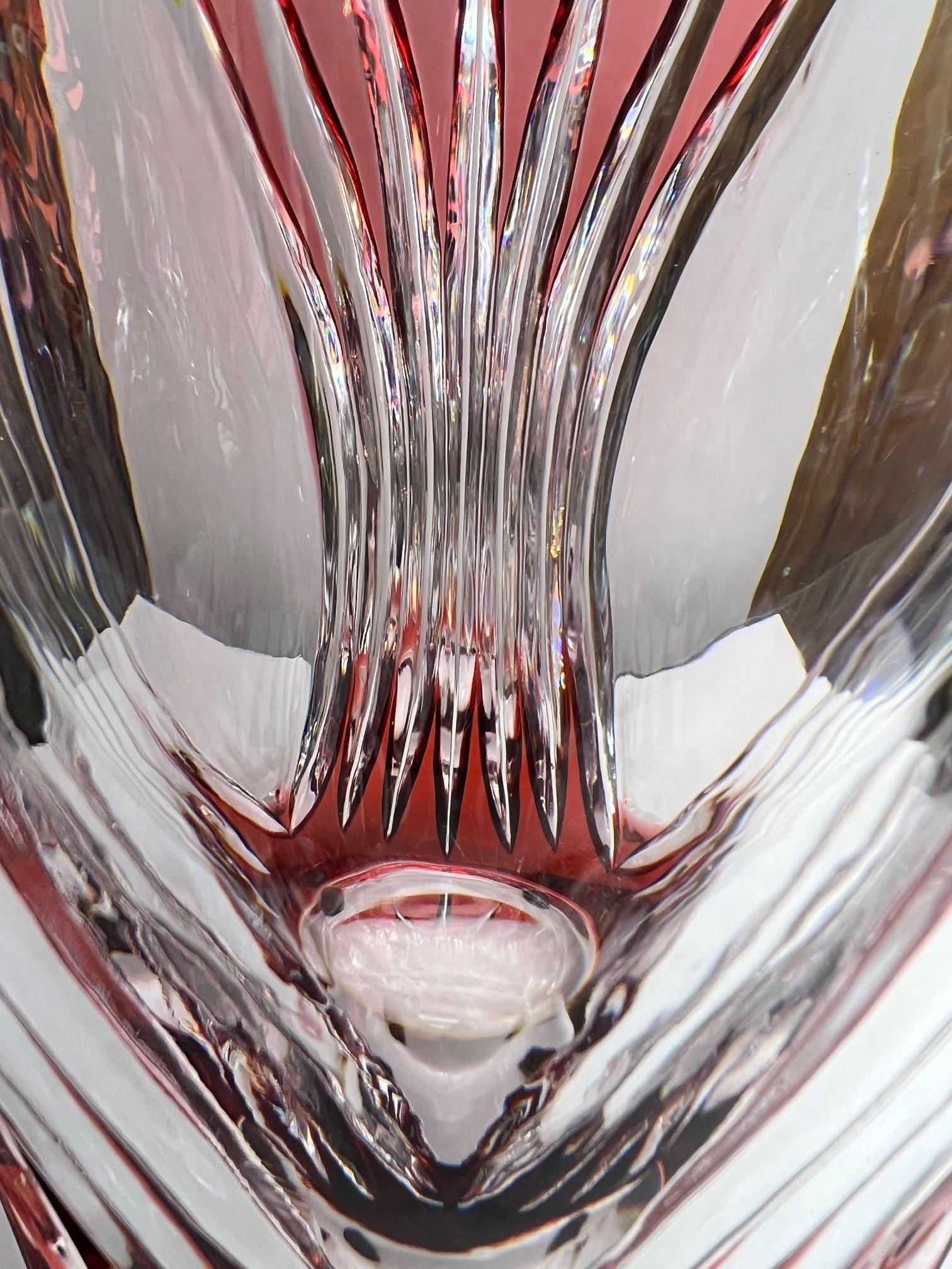 Vase en cristal rouge Caesar Crystal Bohemiae Co. République tchèque en vente 8