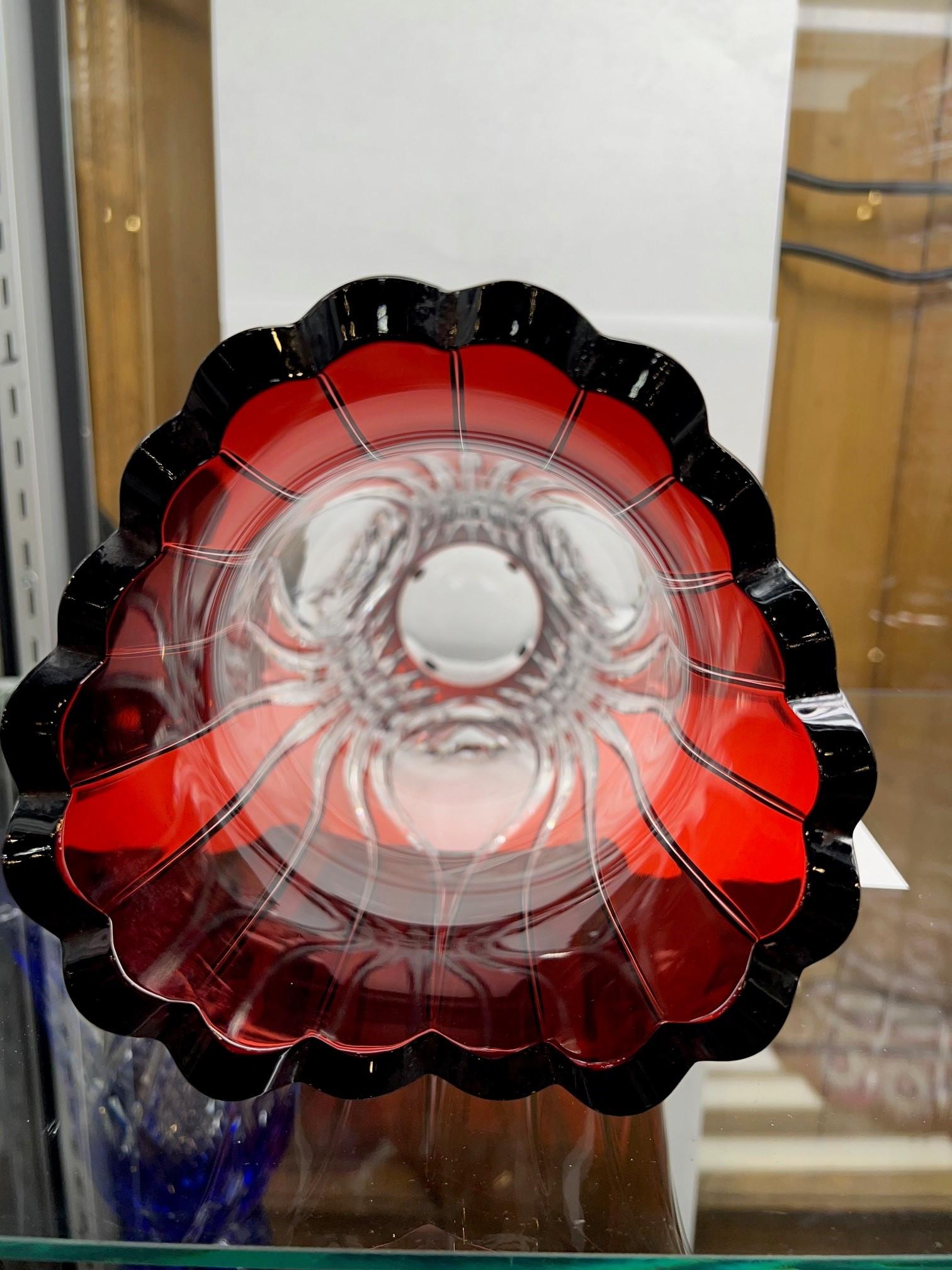 Vase en cristal rouge Caesar Crystal Bohemiae Co. République tchèque en vente 9