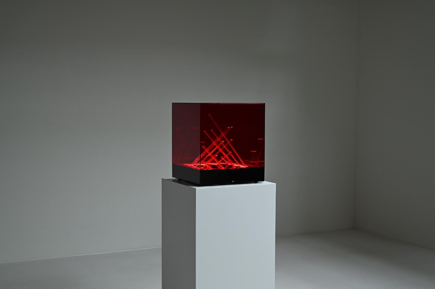 Rotes Cubo Di Teo Lichtobjekt von James Rivière, 1970er Jahre Italien. (Space Age) im Angebot
