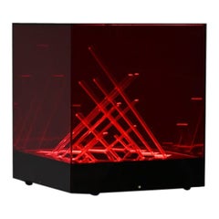 Objeto luminoso Cubo Di Teo rojo de James Rivière, Italia, años setenta.