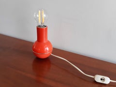 Lampada da tavolo rossa 'Culbuto' per Lamperti, Italia, anni '70