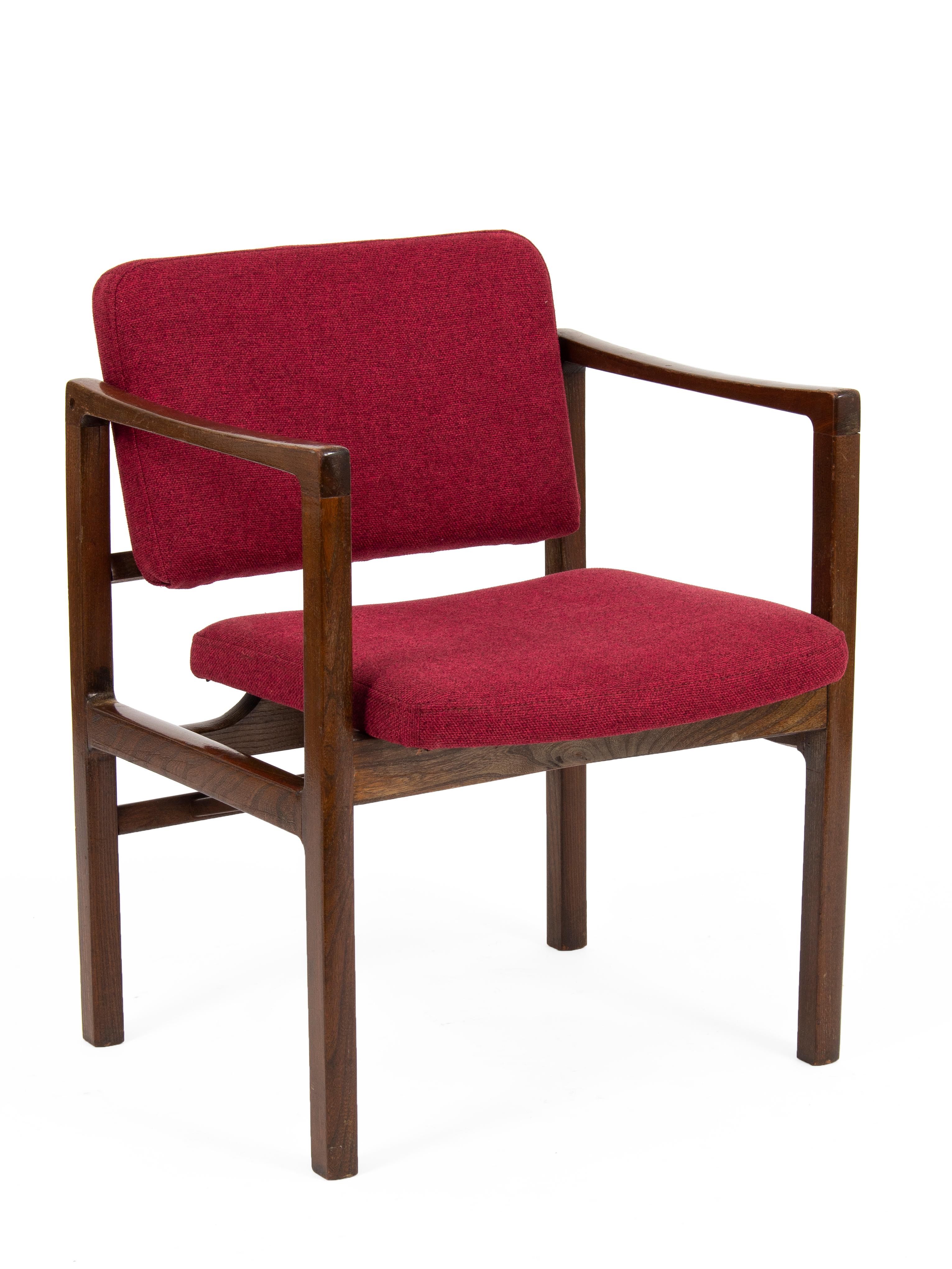 Fin du 20e siècle Ensemble de fauteuils rouges tchécoslovaques modernes du milieu du siècle, 8 pièces en vente
