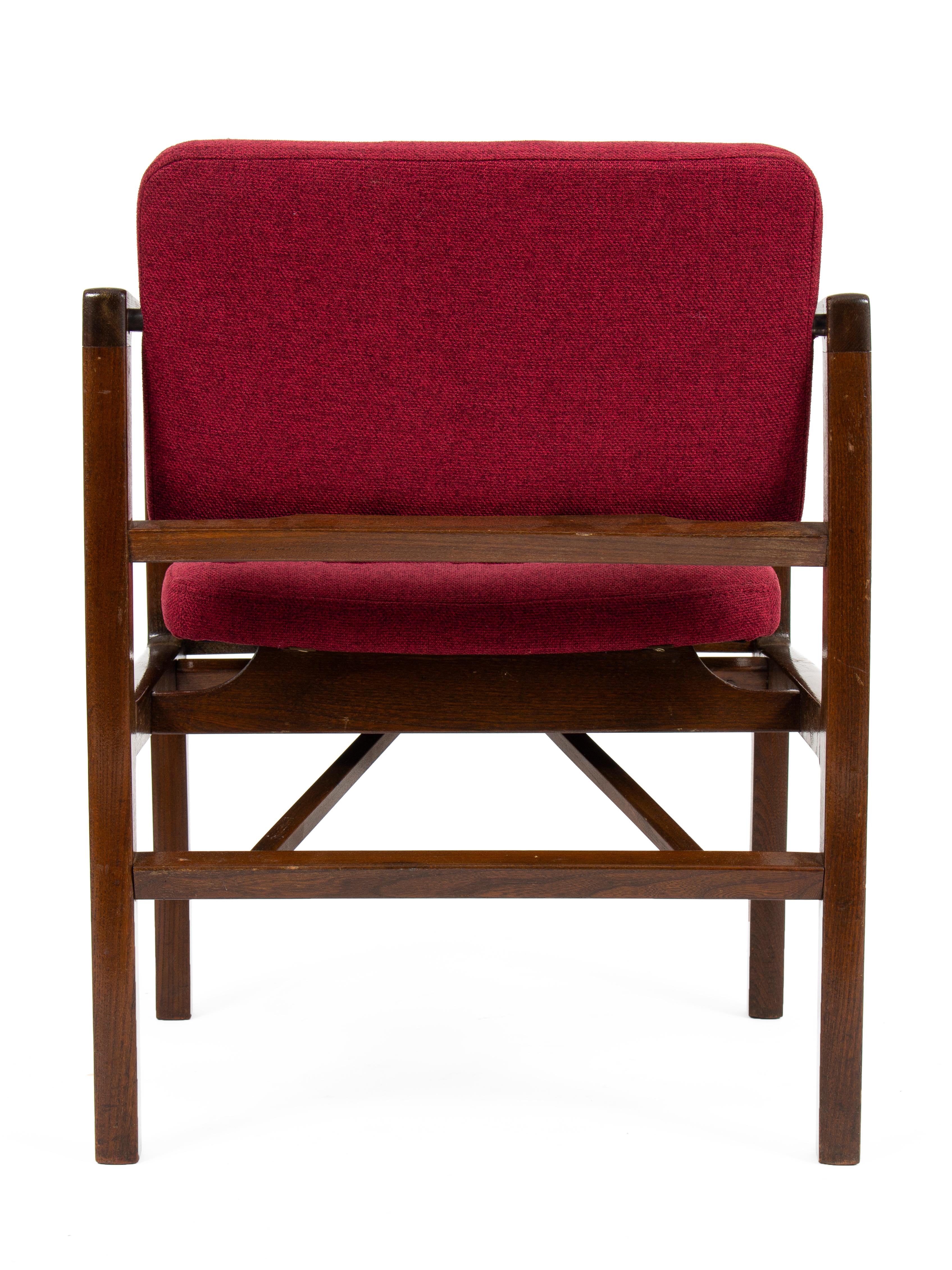 Red Czechoslovakian Mid-Century Modern Armchair Set '8 Pieces' For Sale 2