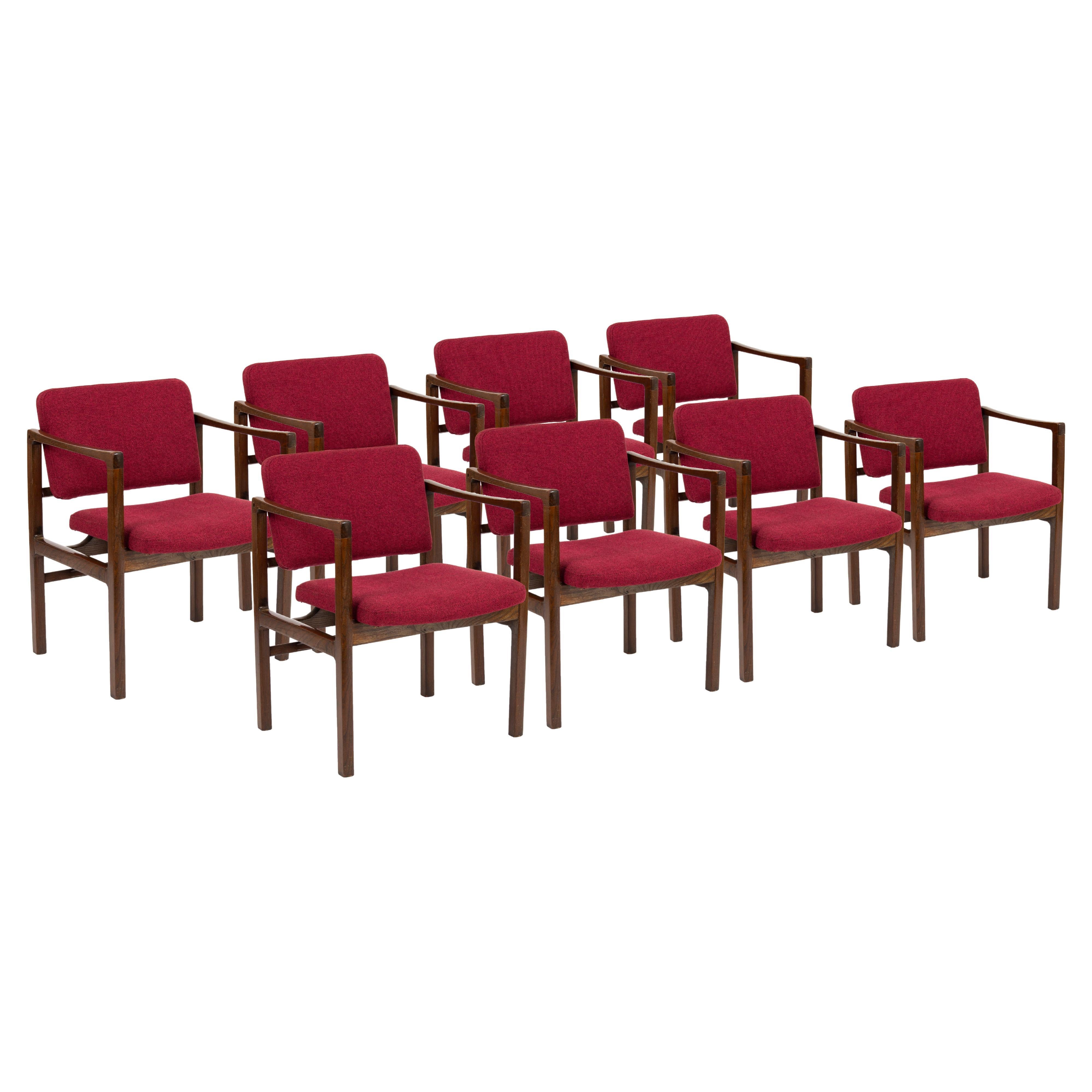 Ensemble de fauteuils rouges tchécoslovaques modernes du milieu du siècle, 8 pièces en vente