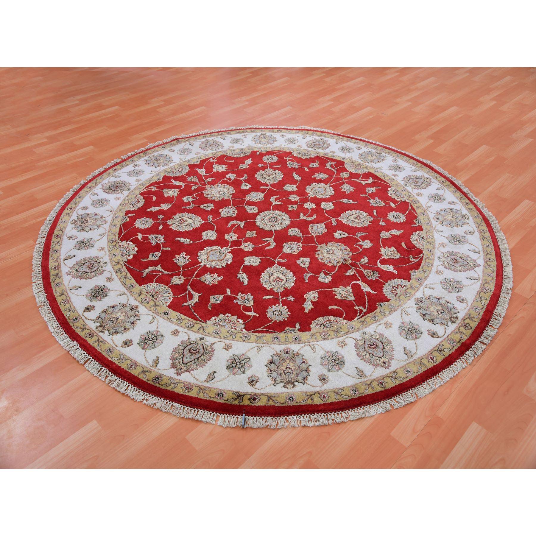 Medievale Tappeto rotondo Red Dahlia in lana e seta annodato a mano con design del Rajasthan 7'10