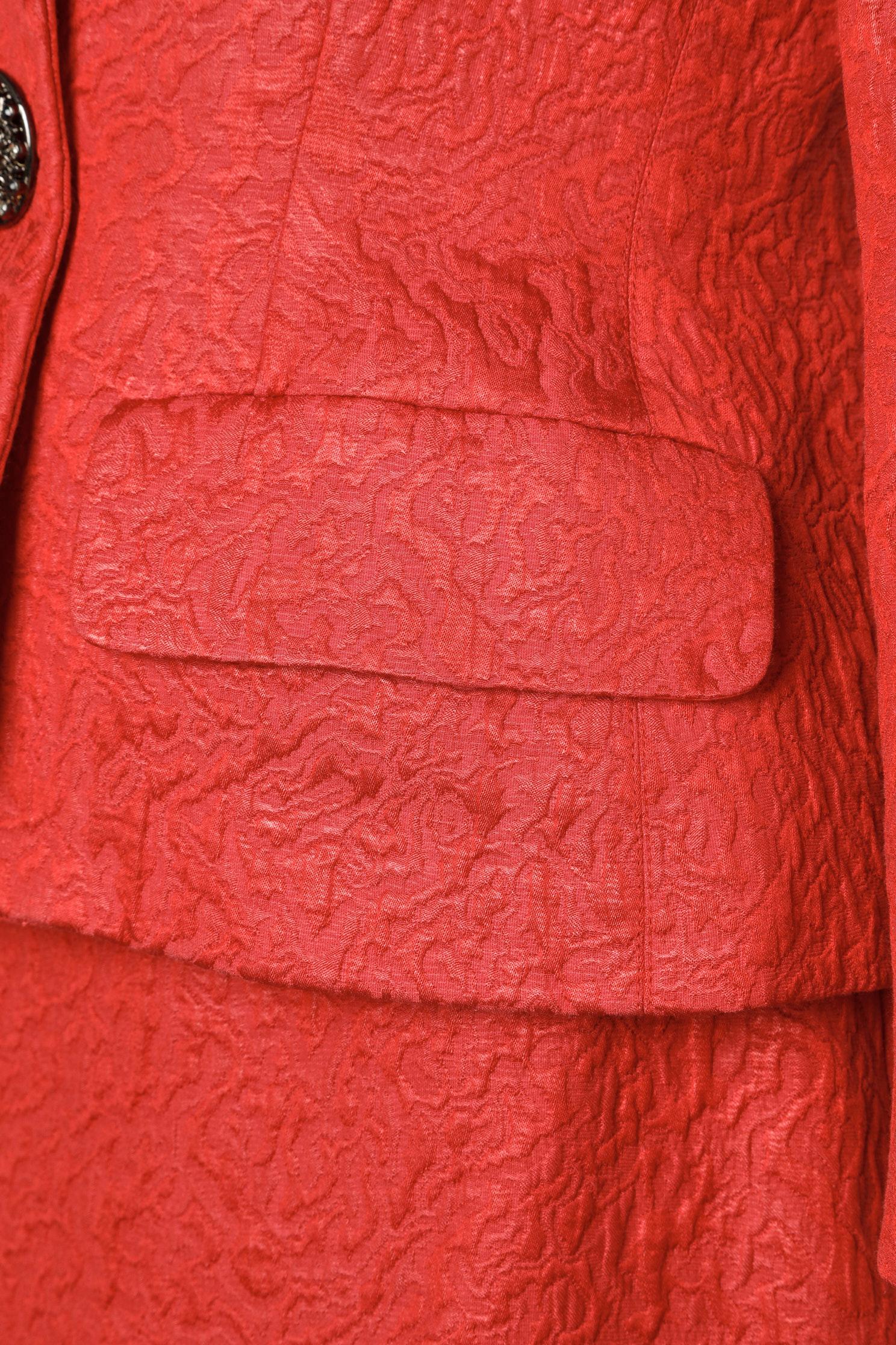 Roter Damast-Stickerei-Anzug Yves Saint Laurent Rive Gauche  Damen im Angebot