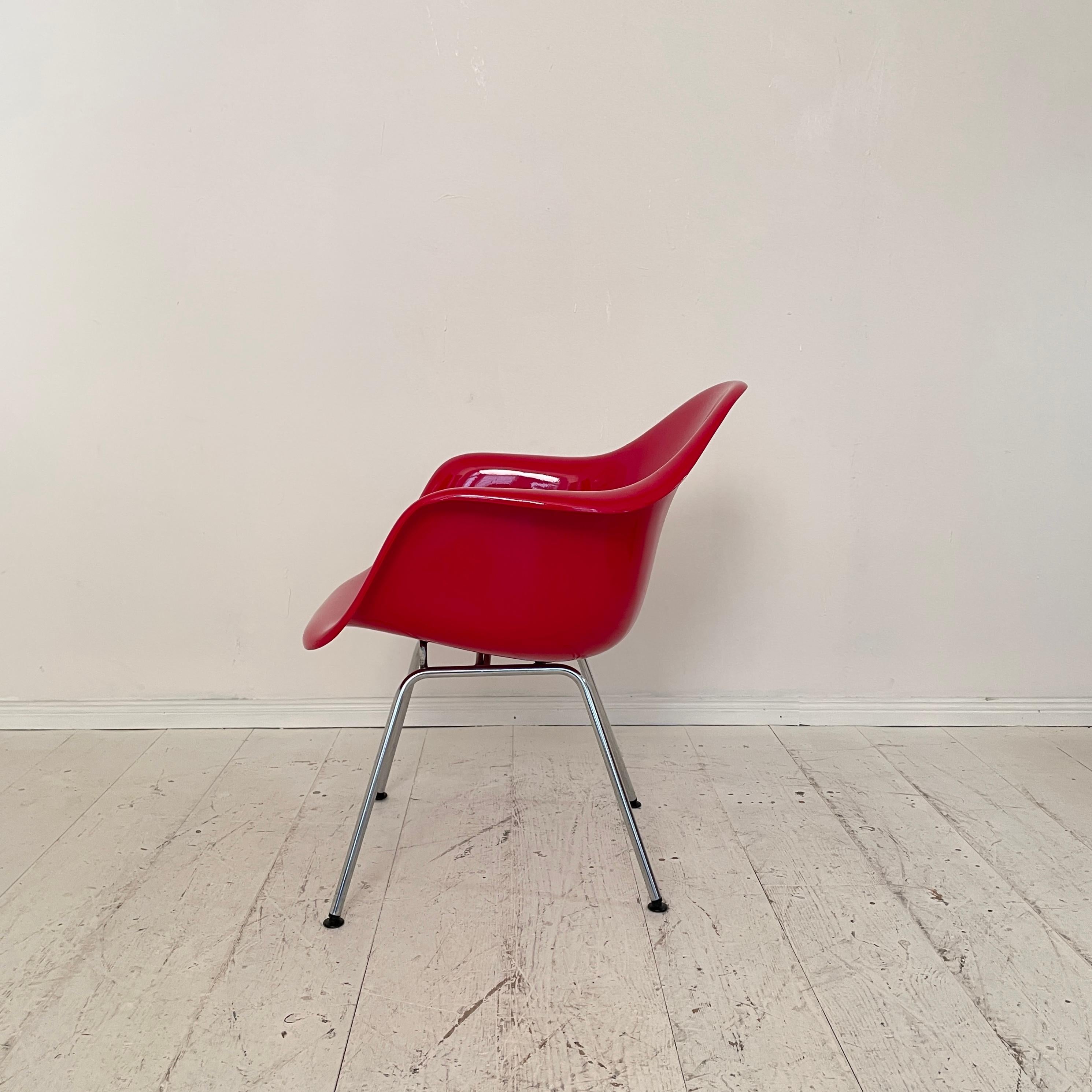 Red Dax Lounge Armchair by Charles & Ray Eames for Fehlbaum / Herman Miller 1966 In Good Condition For Sale In Berlin, DE