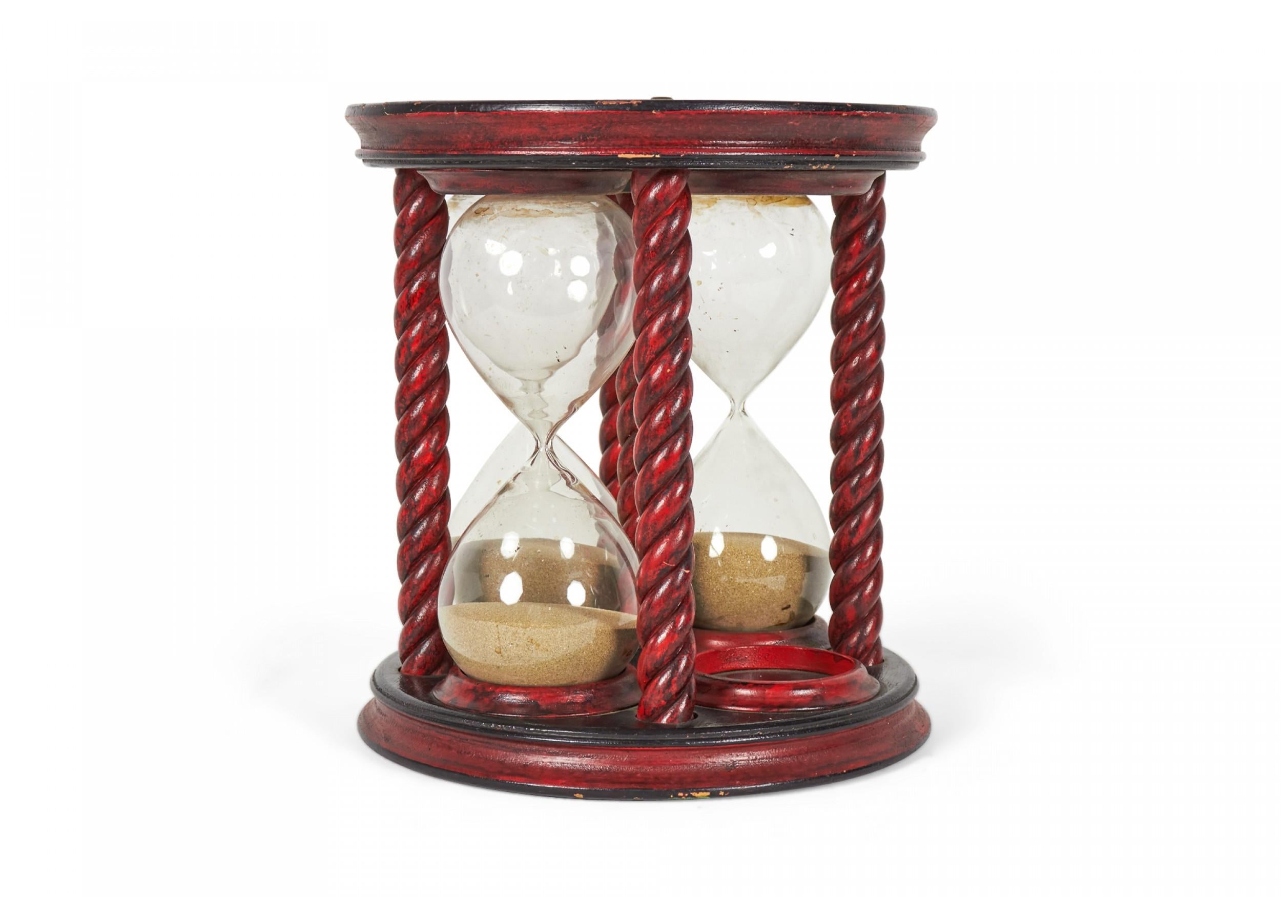 Renaissance Verre d'heure en laque décorée rouge en vente