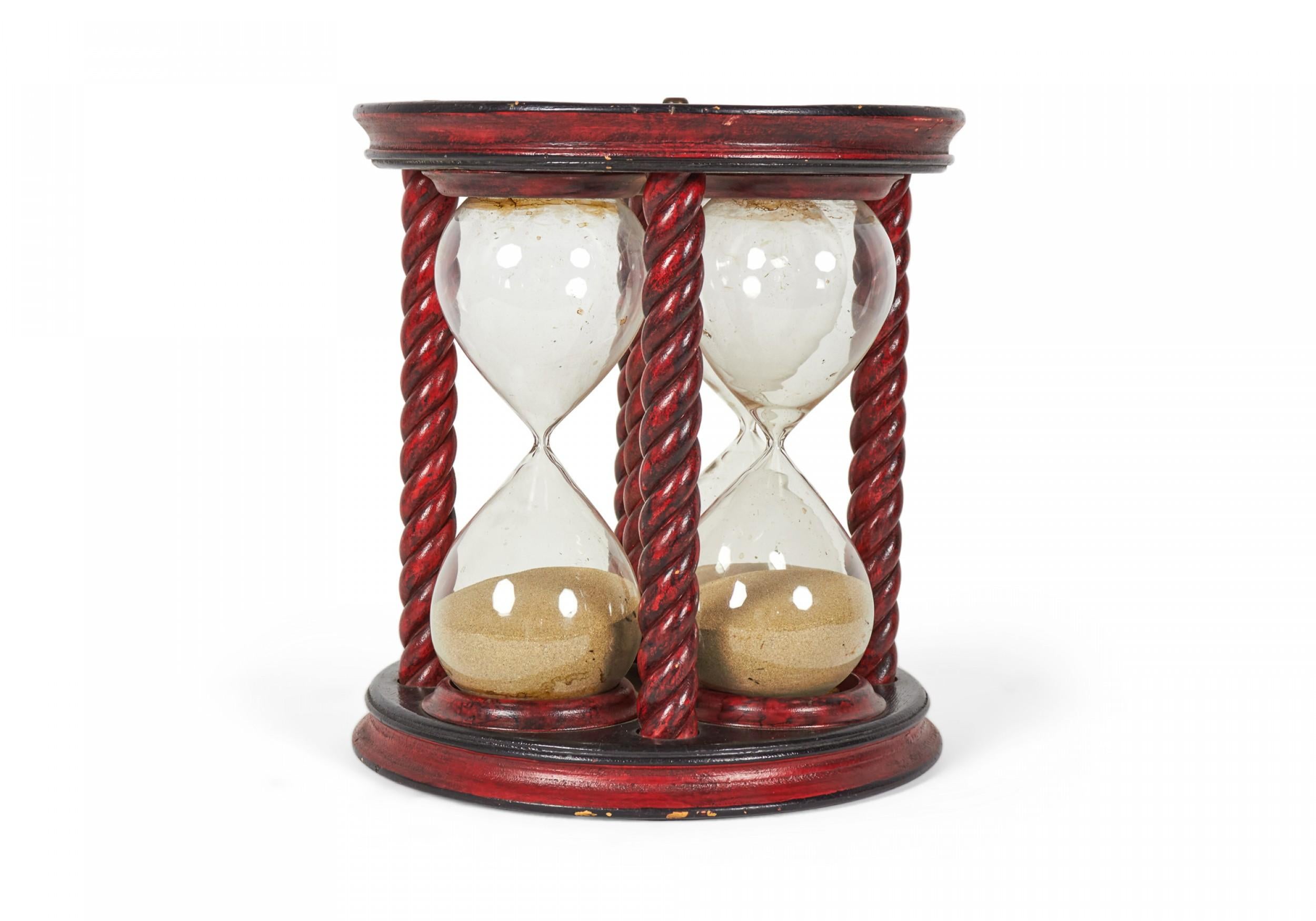 Verre d'heure en laque décorée rouge en vente 1