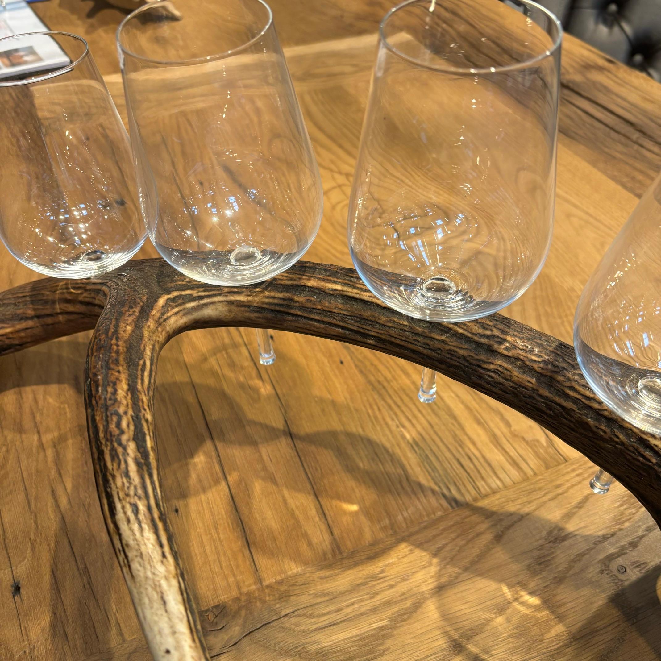 Red Deer Geweih Serviergeschirr mit 4 Weingläsern (21. Jahrhundert und zeitgenössisch) im Angebot