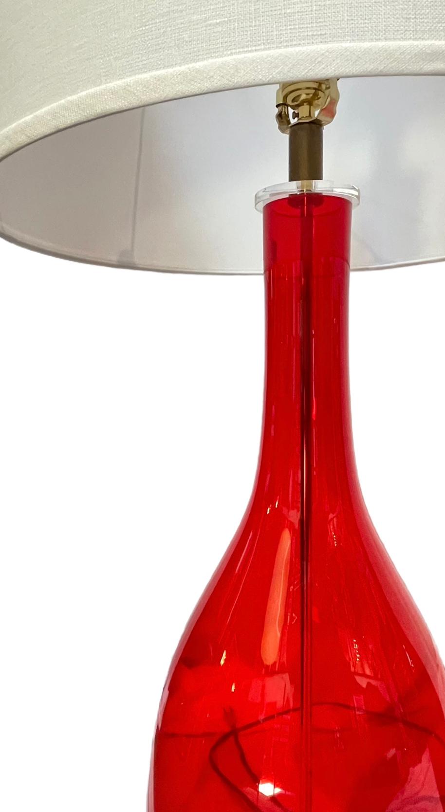 Rote Design-Gilde-Lampen:: Paar (Moderne)