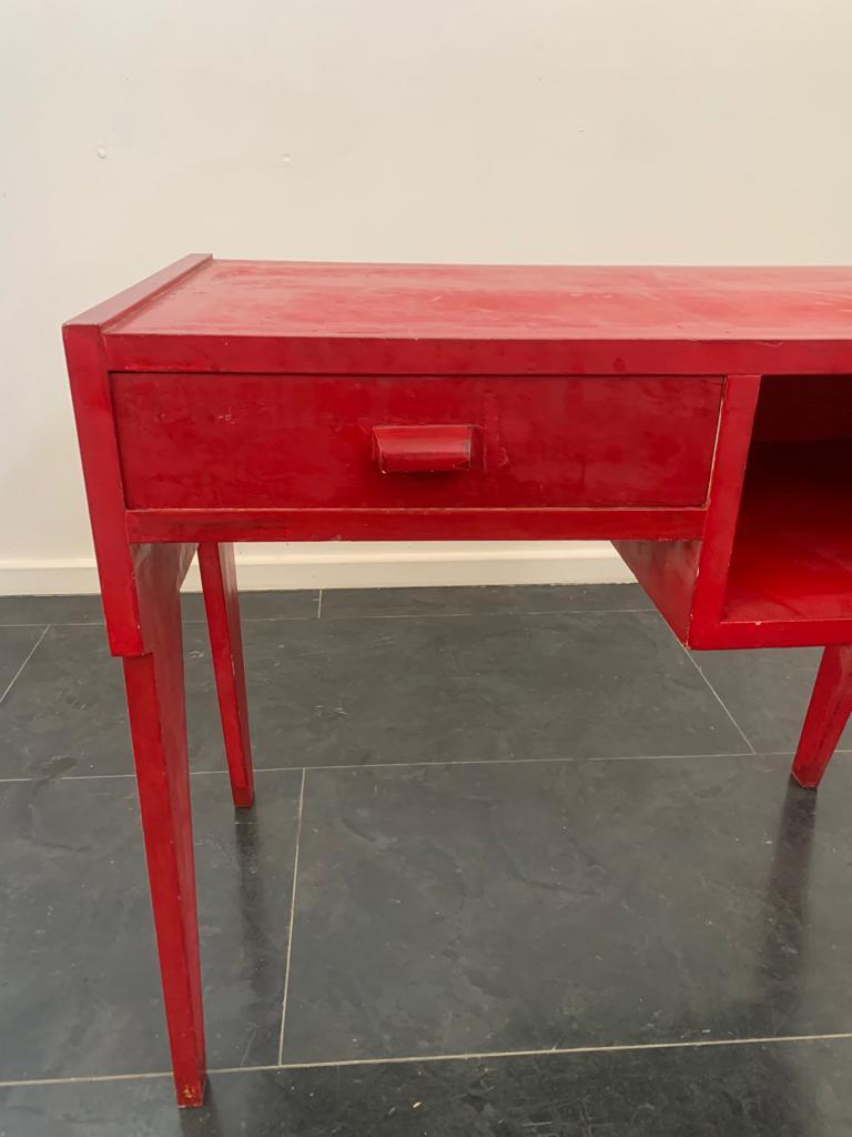 Bureau rouge avec tiroir et compartiment, années 1950 en vente 2