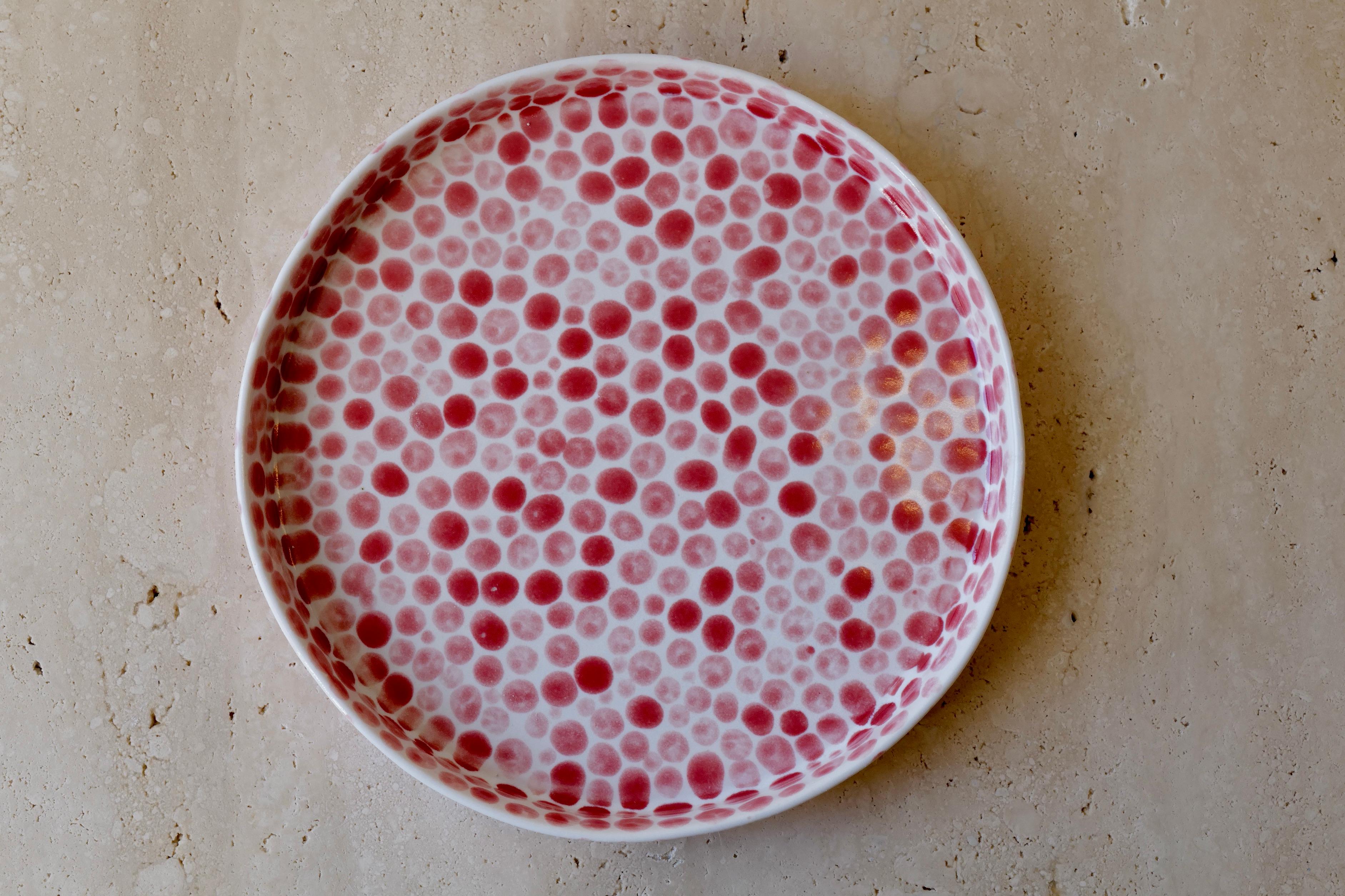 Red Dots Porcelain Medium Plate In New Condition In New York City, NY