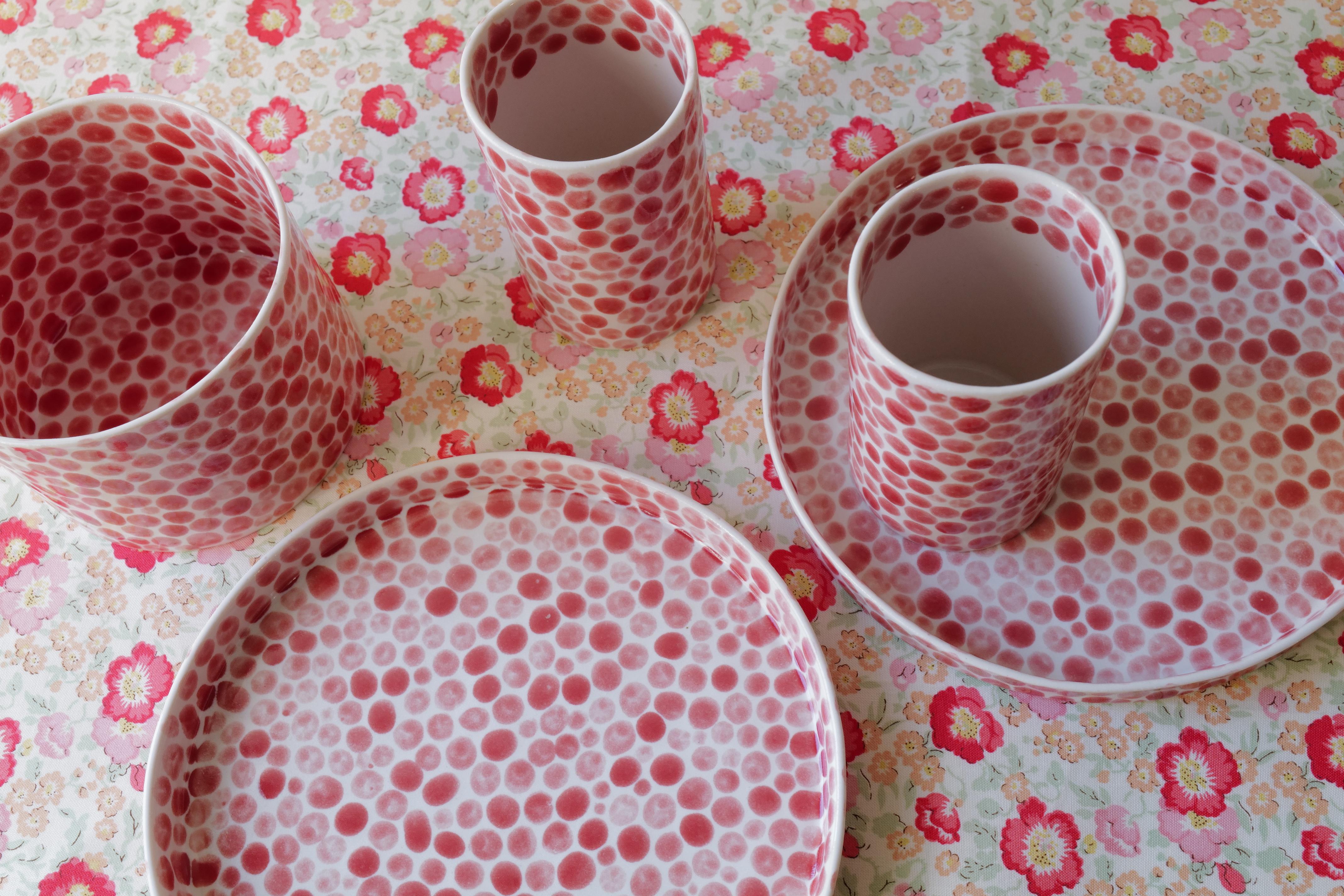 Red Dots Porcelain Medium Plate 1