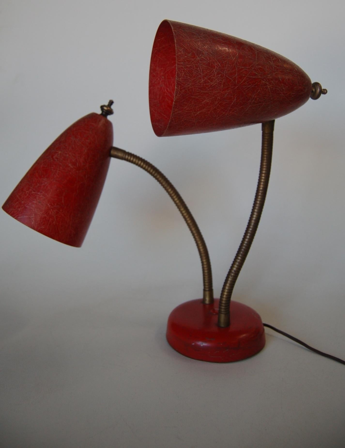 Red fiberglass double cone gooseneck desk table lamp. Underwriters laboratories measure: 16