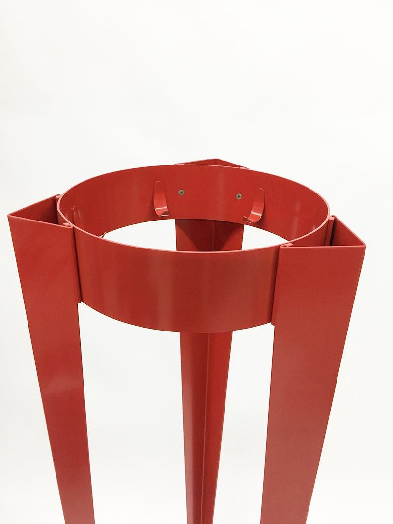 Red Dutch Chase G Coat Rack Designed by Michiel Van Der Kley for Van Esch

The chase G coat rack was designed by Michiel van der Kley for van Esch, Netherlands
The coat rack has 6 hooks
What makes this coat stand special is that this coat rack does
